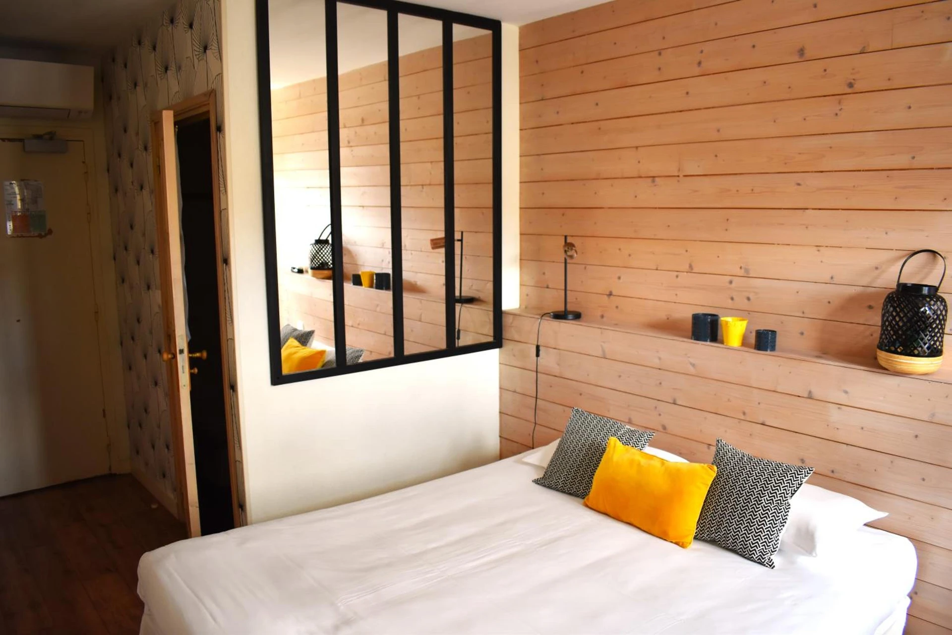 Chambre disponible pour un séminaire d'entreprise à Logis Hôtel Le Central - Coulon