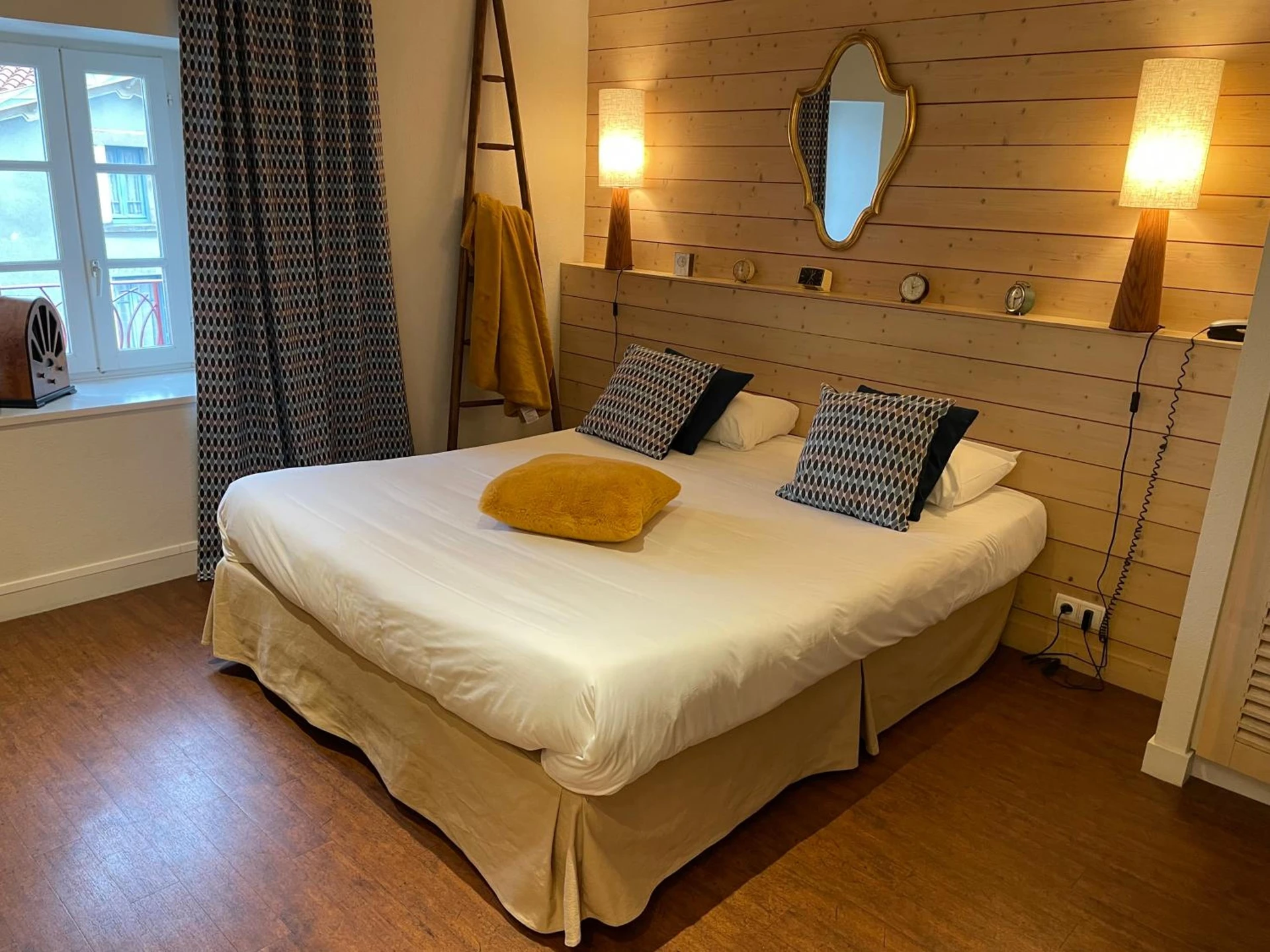 Chambre disponible pour un séminaire d'entreprise à Logis Hôtel Le Central - Coulon