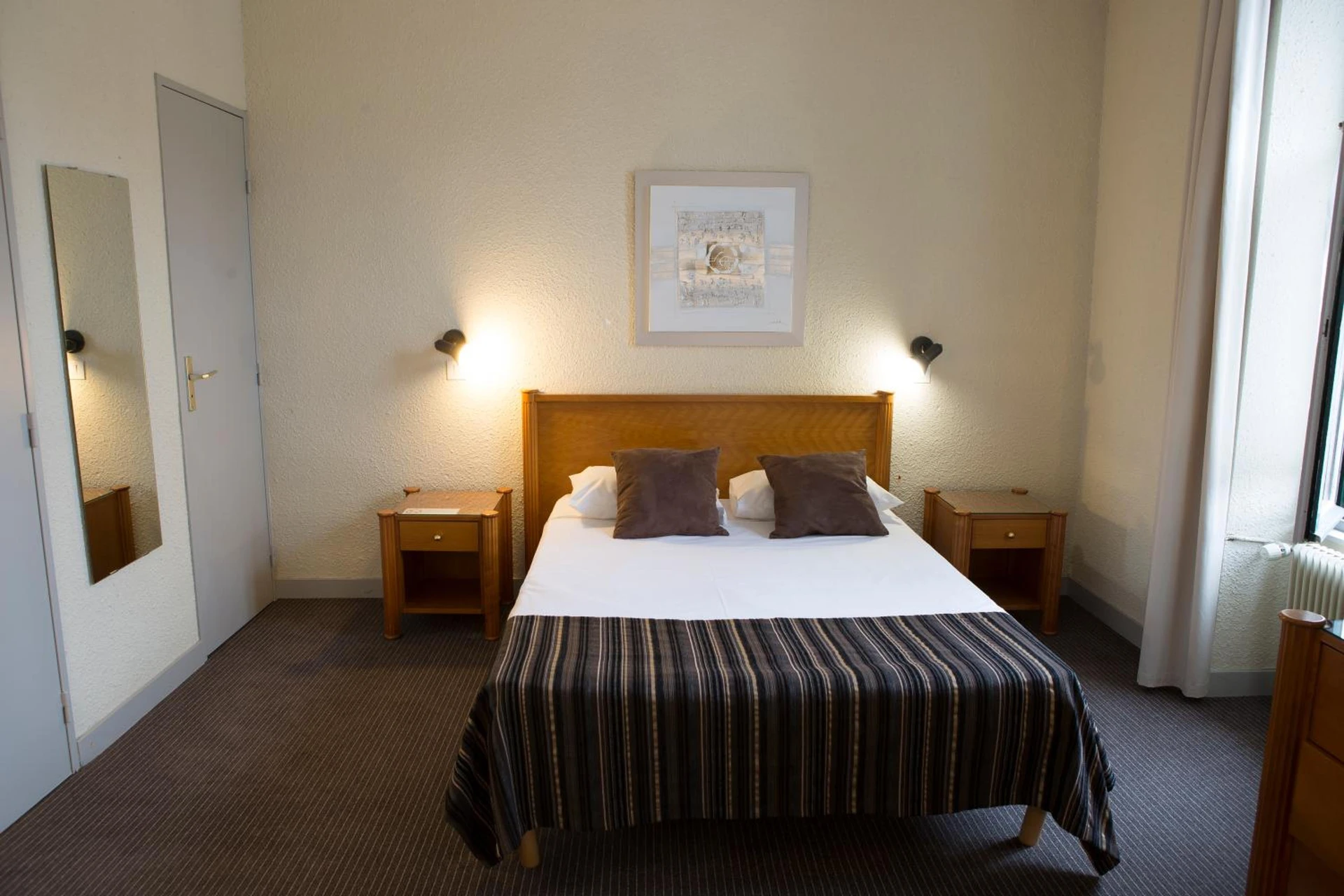 Chambre disponible pour un séminaire d'entreprise à Logis Hotel Le Cerf - Briare