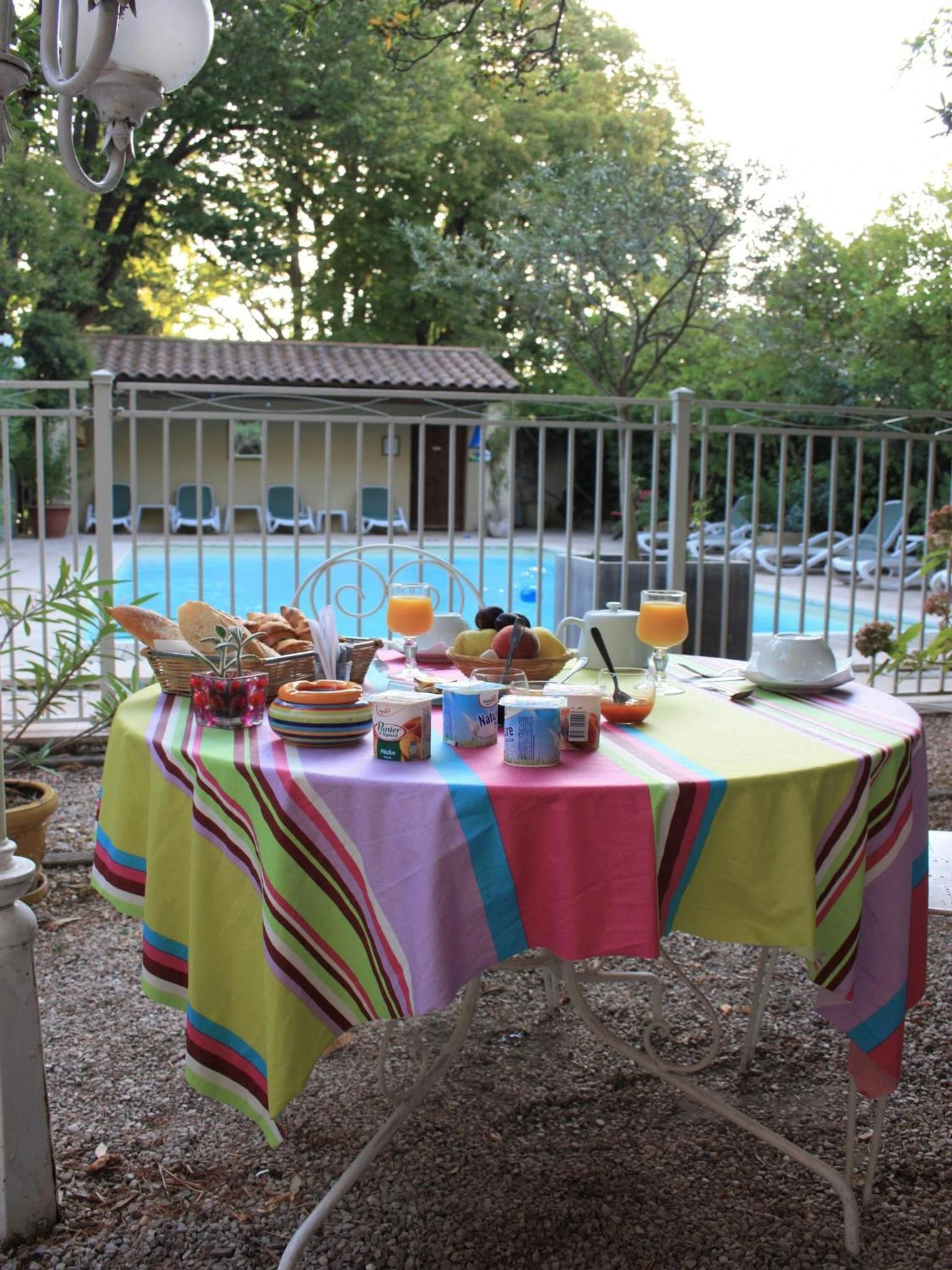 Organiser un séminaire d'entreprise : Hôtel le Chalet Fleuri à saint-remy-de-provence