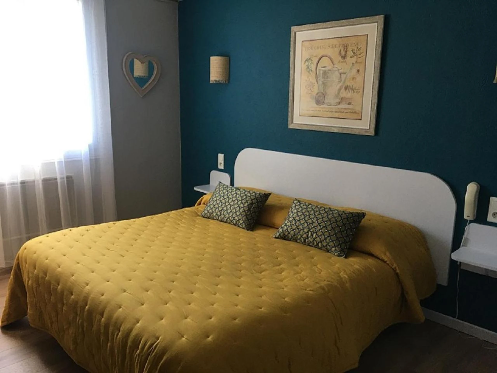 Chambre disponible pour un séminaire d'entreprise à Hôtel le Chalet Fleuri - Saint-Rémy-de-Provence
