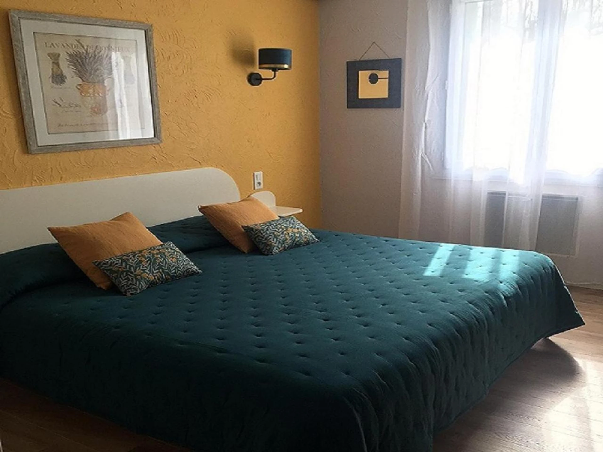 Magnifique chambre pour un séminaire d'entreprise à Hôtel le Chalet Fleuri - Saint-Rémy-de-Provence