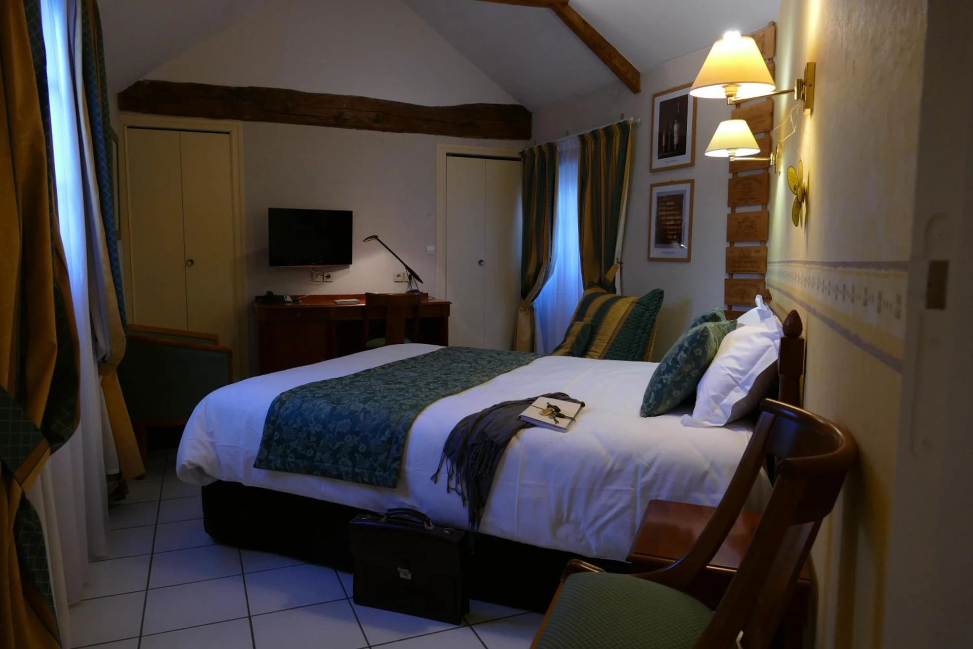 Magnifique chambre pour un séminaire d'entreprise à Logis Hotels Le Champalud Restaurant La Citadelle - Champtoceaux
