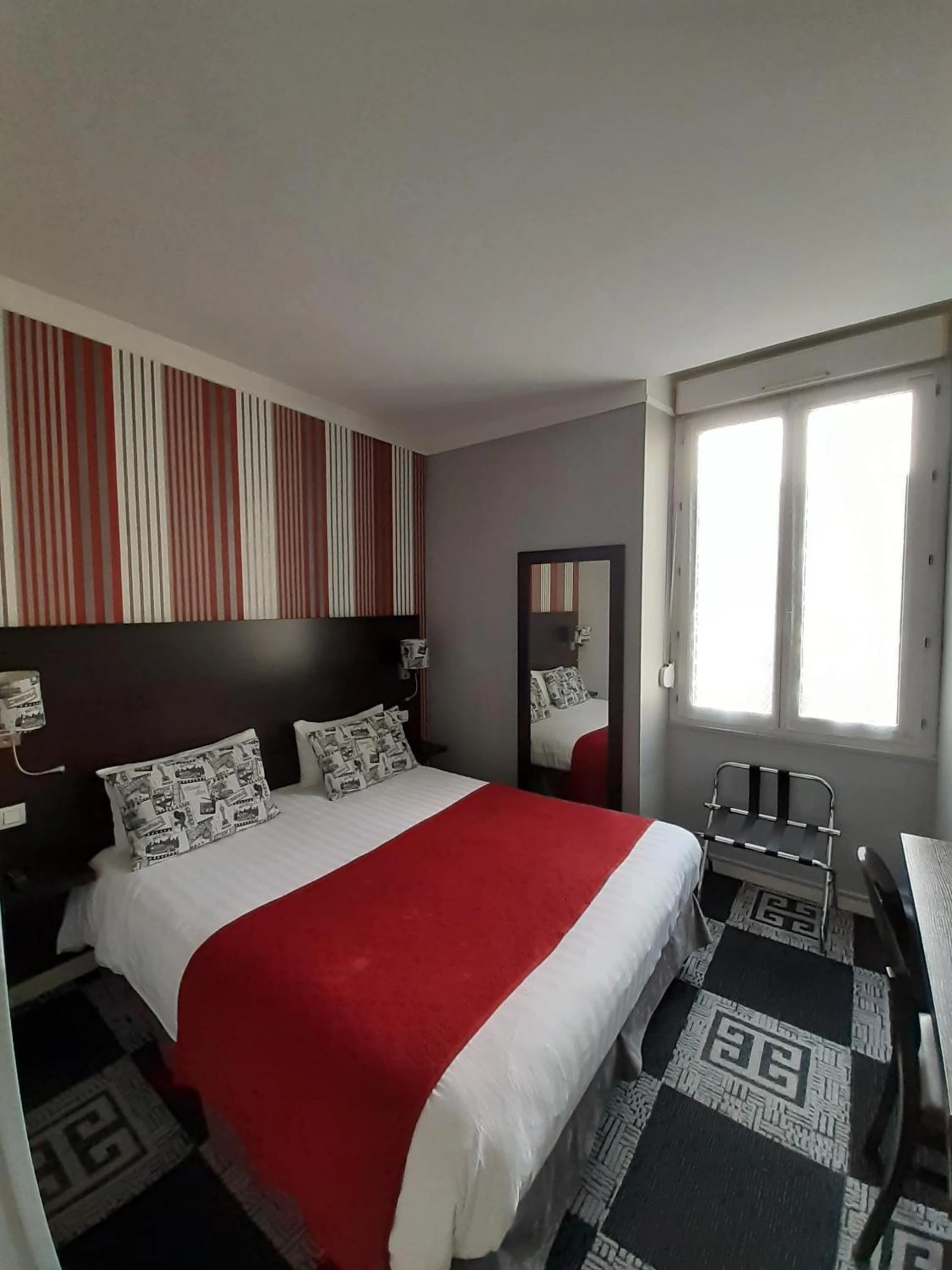 Magnifique chambre pour un séminaire d'entreprise à Hotel Le Charleston - Le Mans