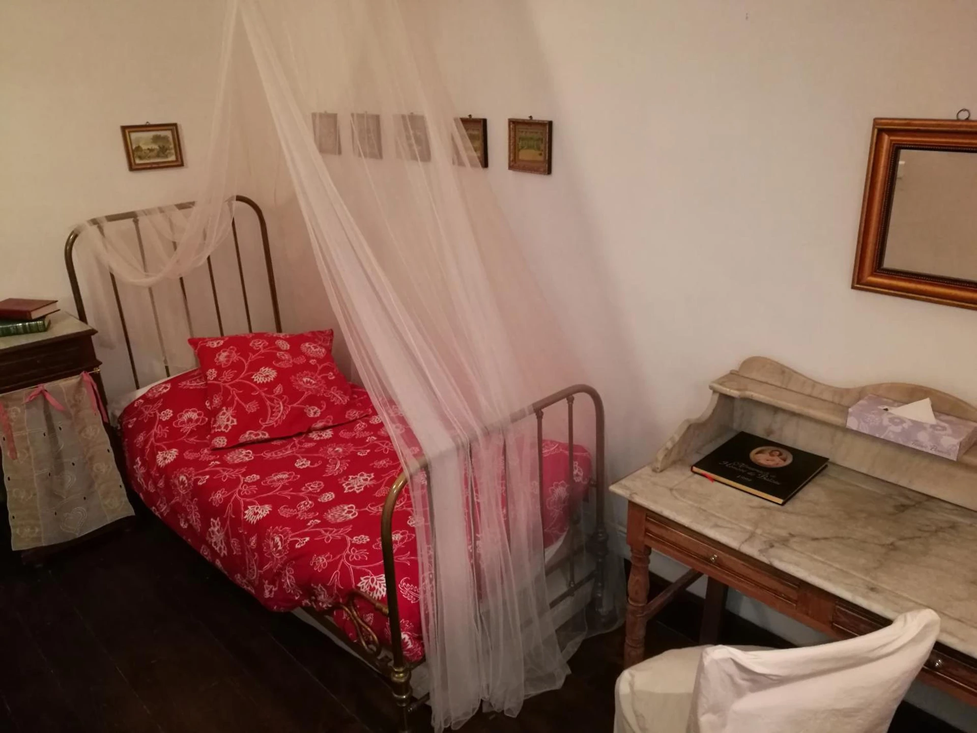 Chambre disponible pour un séminaire d'entreprise à Hotel Logis - Chateau de Beauregard - Saint-Girons