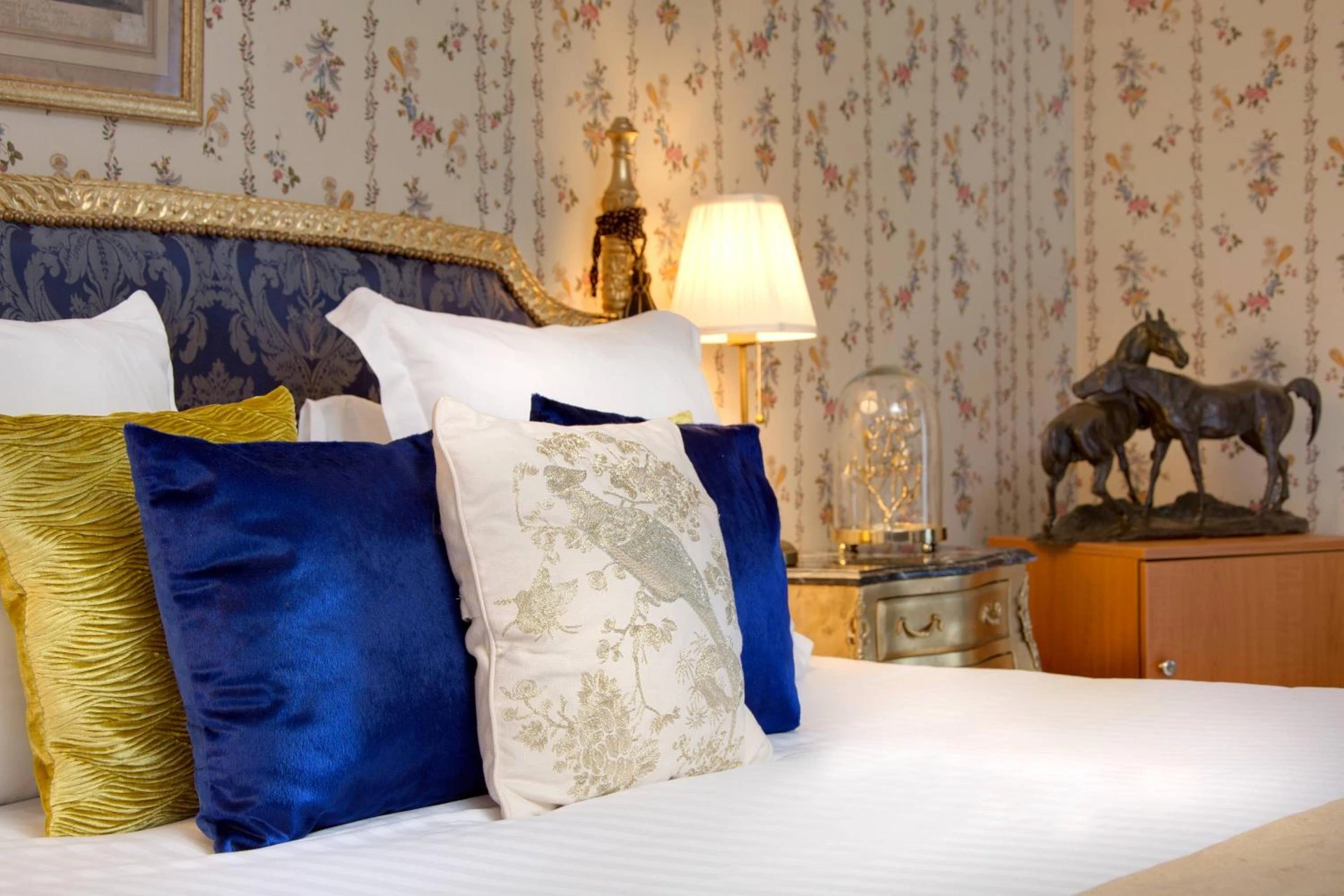 Chambre disponible pour un séminaire d'entreprise à Château De Beauvois - La Maison Younan - Saint-Étienne-de-Chigny