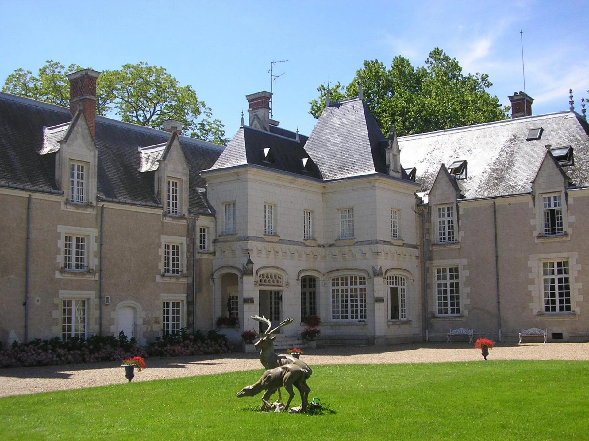 Organiser un séminaire d'entreprise : Château De Razay à cere-la-ronde