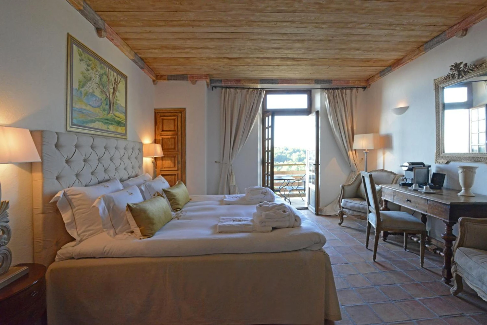 Chambre disponible pour un séminaire d'entreprise à Château Le Cagnard - Cagnes-sur-Mer