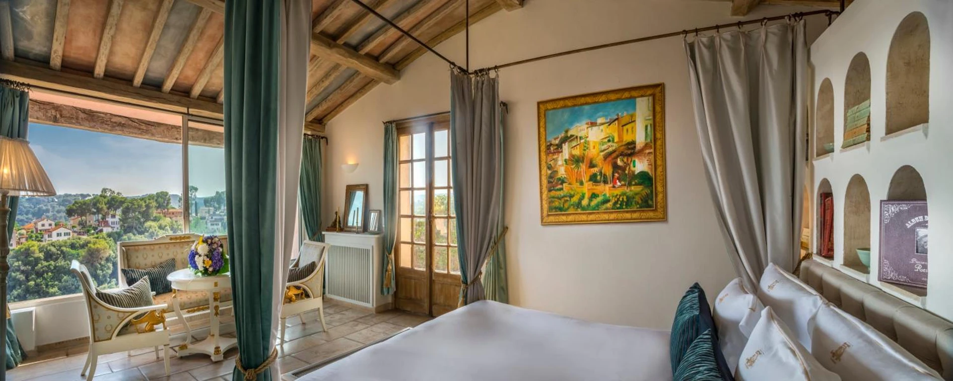 Chambre disponible pour un séminaire d'entreprise à Château Le Cagnard - Cagnes-sur-Mer