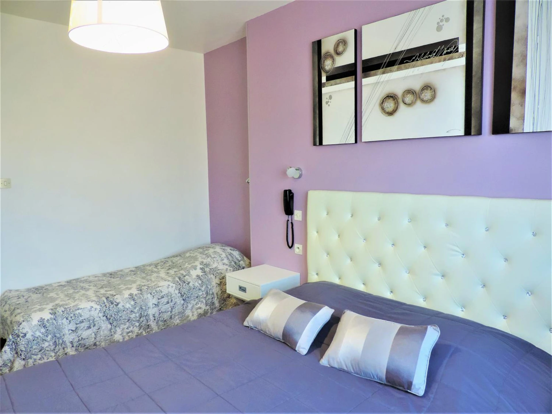 Chambre disponible pour un séminaire d'entreprise à Hôtel Le Châtelet - Saint-Paul-de-Fenouillet