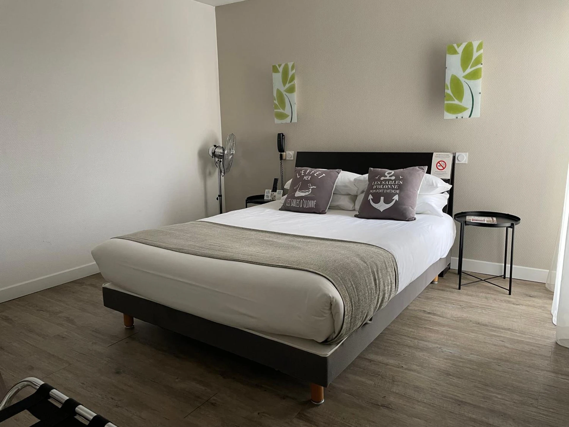 Chambre à Cit'Hotel Le Chêne Vert - Organiser un séminaire d'entreprise à Les Sables dʼOlonne