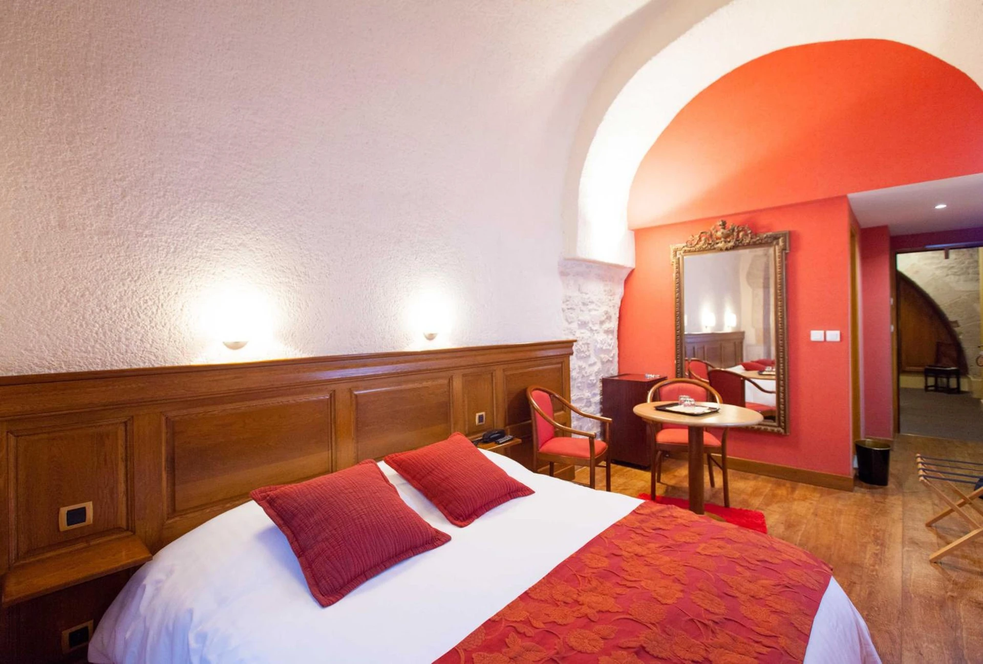 Chambre disponible pour un séminaire d'entreprise à Logis Hôtel Le Cheval Blanc - Langres