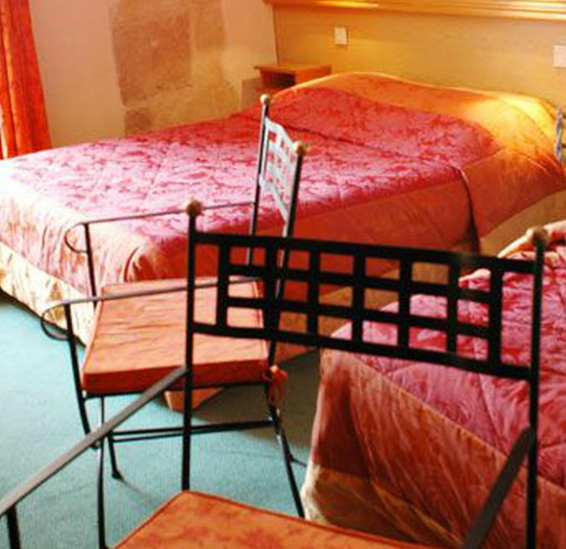 Magnifique chambre pour un séminaire d'entreprise à Logis Hôtel Le Cheval Blanc - Langres
