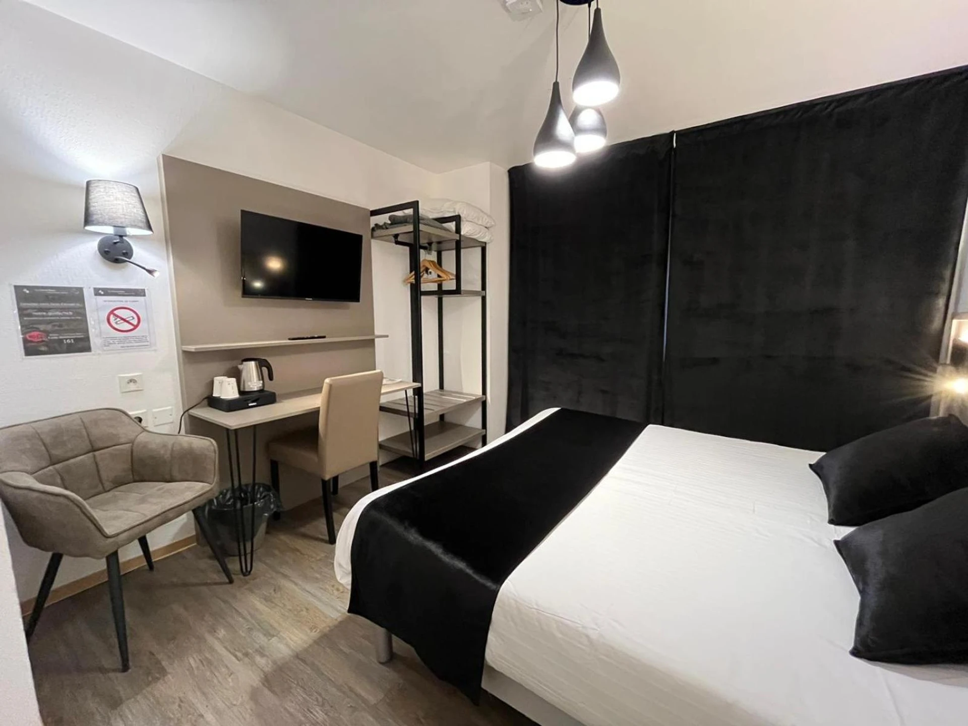 Chambre disponible pour un séminaire d'entreprise à Cit'Hotel Le Cheval Blanc Cognac Centre - Cognac