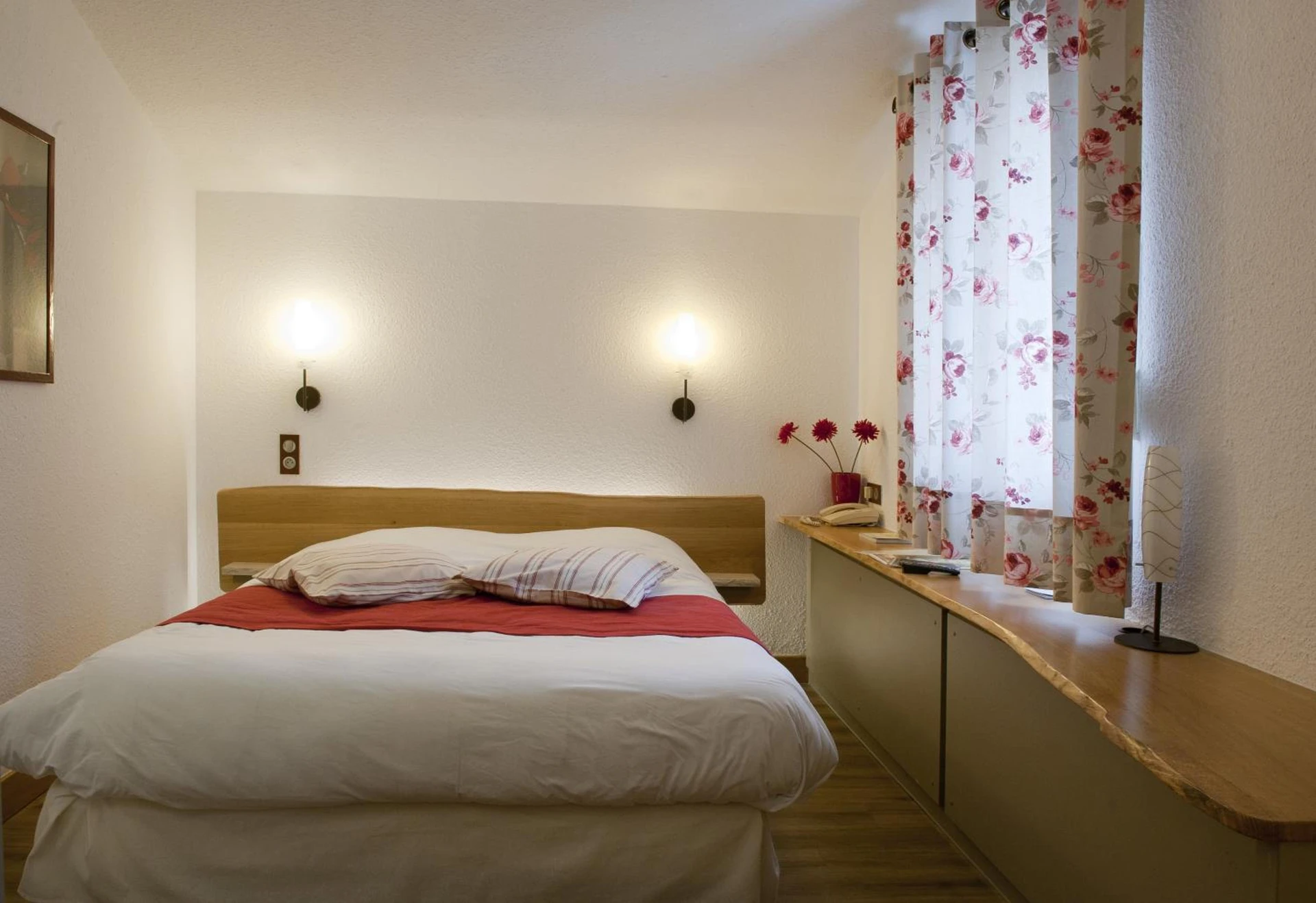 Magnifique chambre pour un séminaire d'entreprise à Logis Le Cheval Rouge - Sainte-Menehould