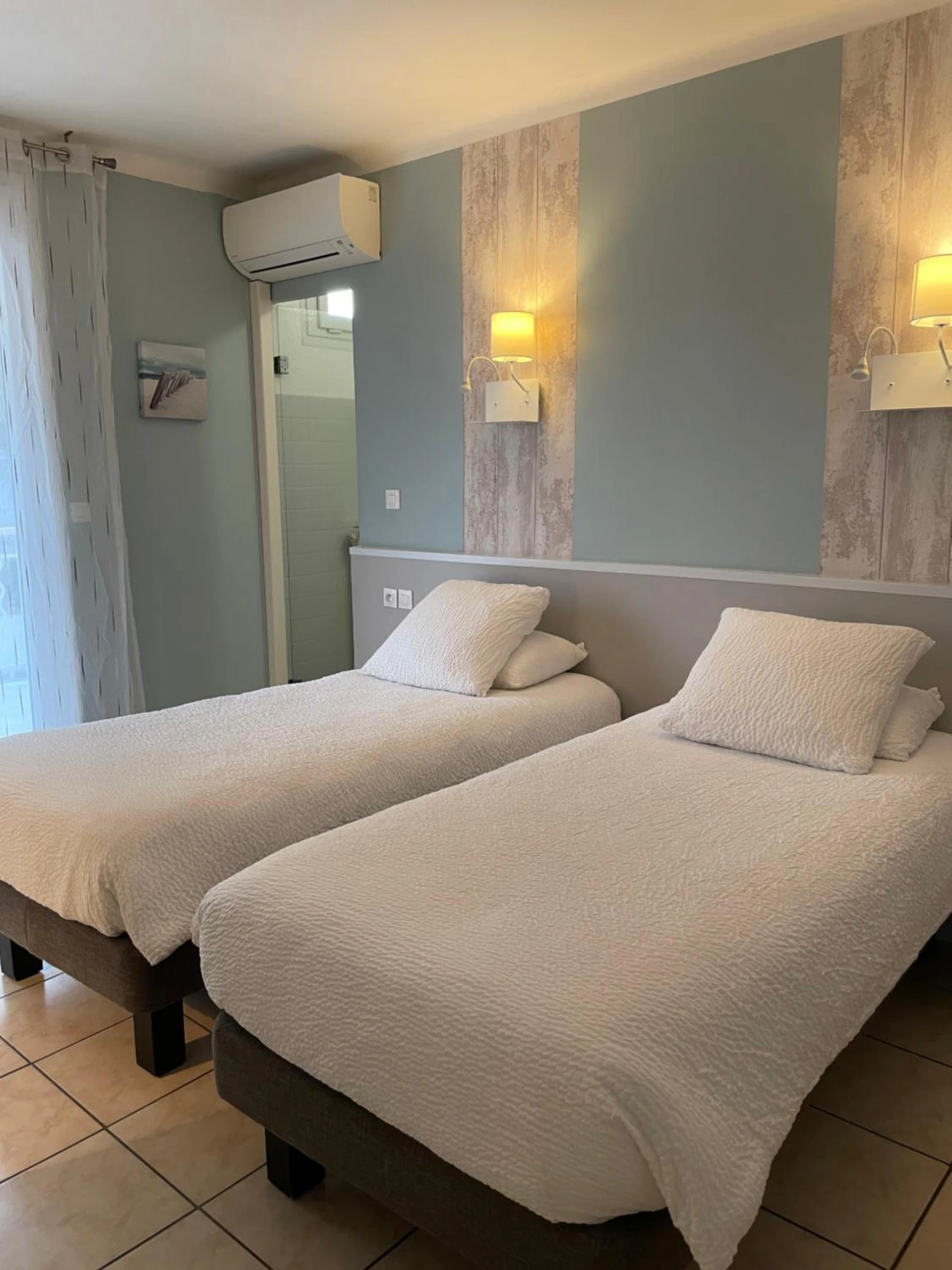 Chambre disponible pour un séminaire d'entreprise à Logis Hôtel Le Clement V - Roquemaure
