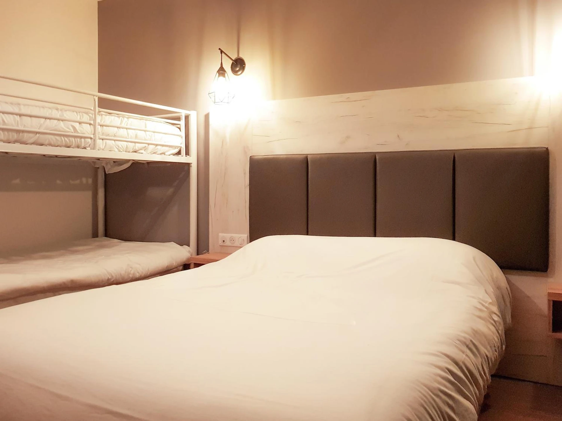 Chambre disponible pour un séminaire d'entreprise à Logis Clermotel - Hôtel & Restaurant - Agnetz