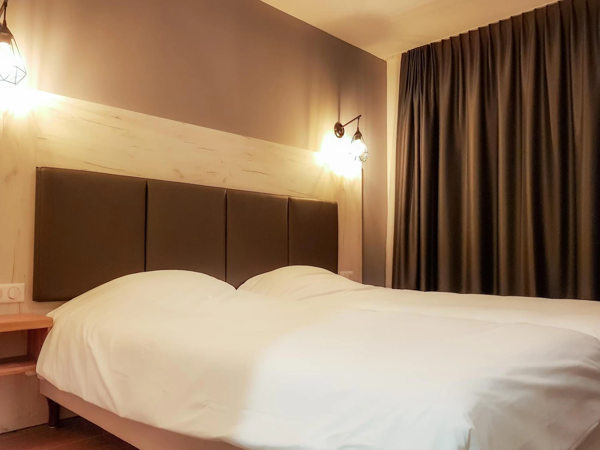 Chambre disponible pour un séminaire d'entreprise à Logis Clermotel - Hôtel & Restaurant - Agnetz