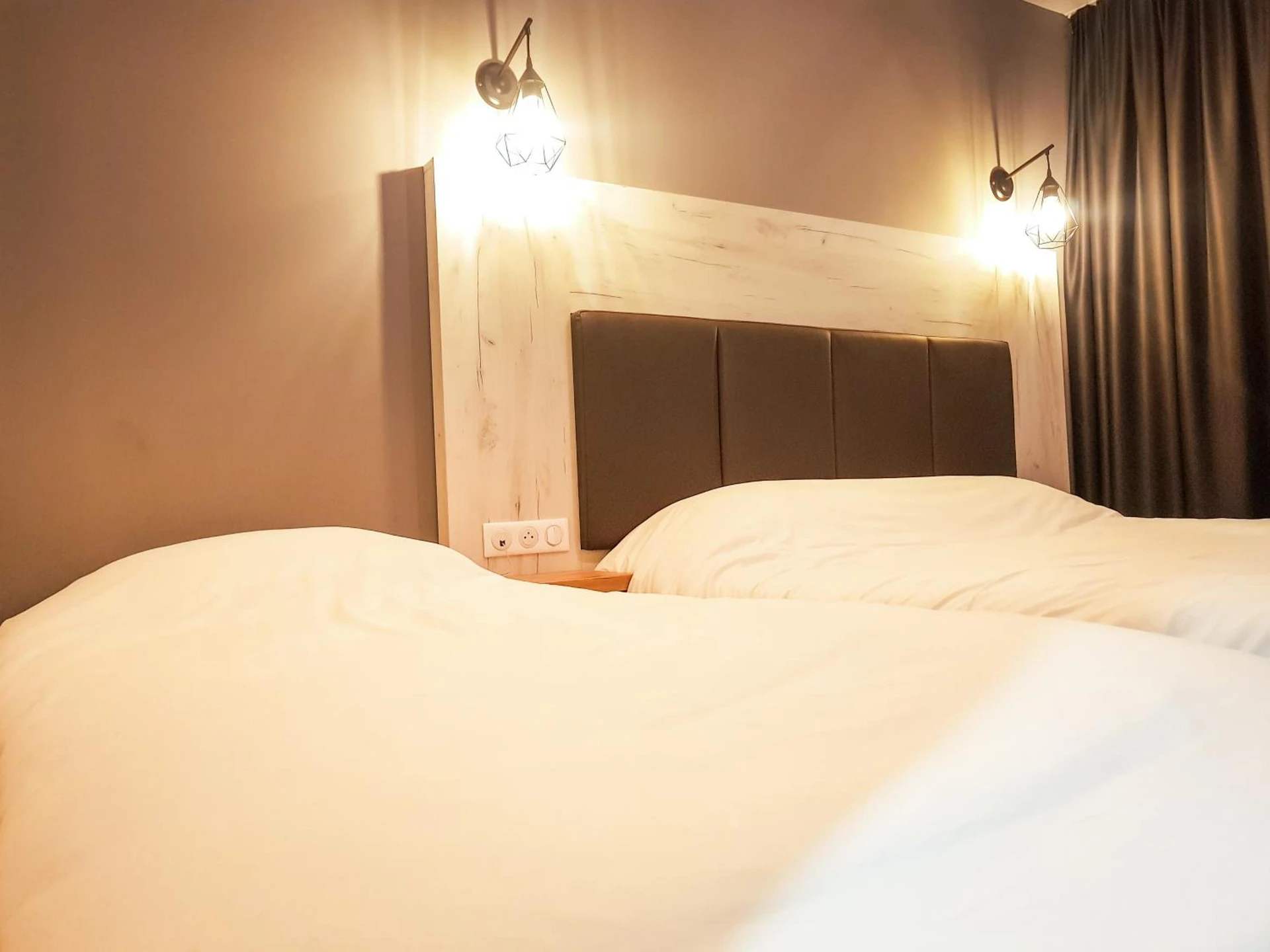 Chambre disponible pour un séminaire d'entreprise à Logis Clermotel - Hôtel & Restaurant - Agnetz