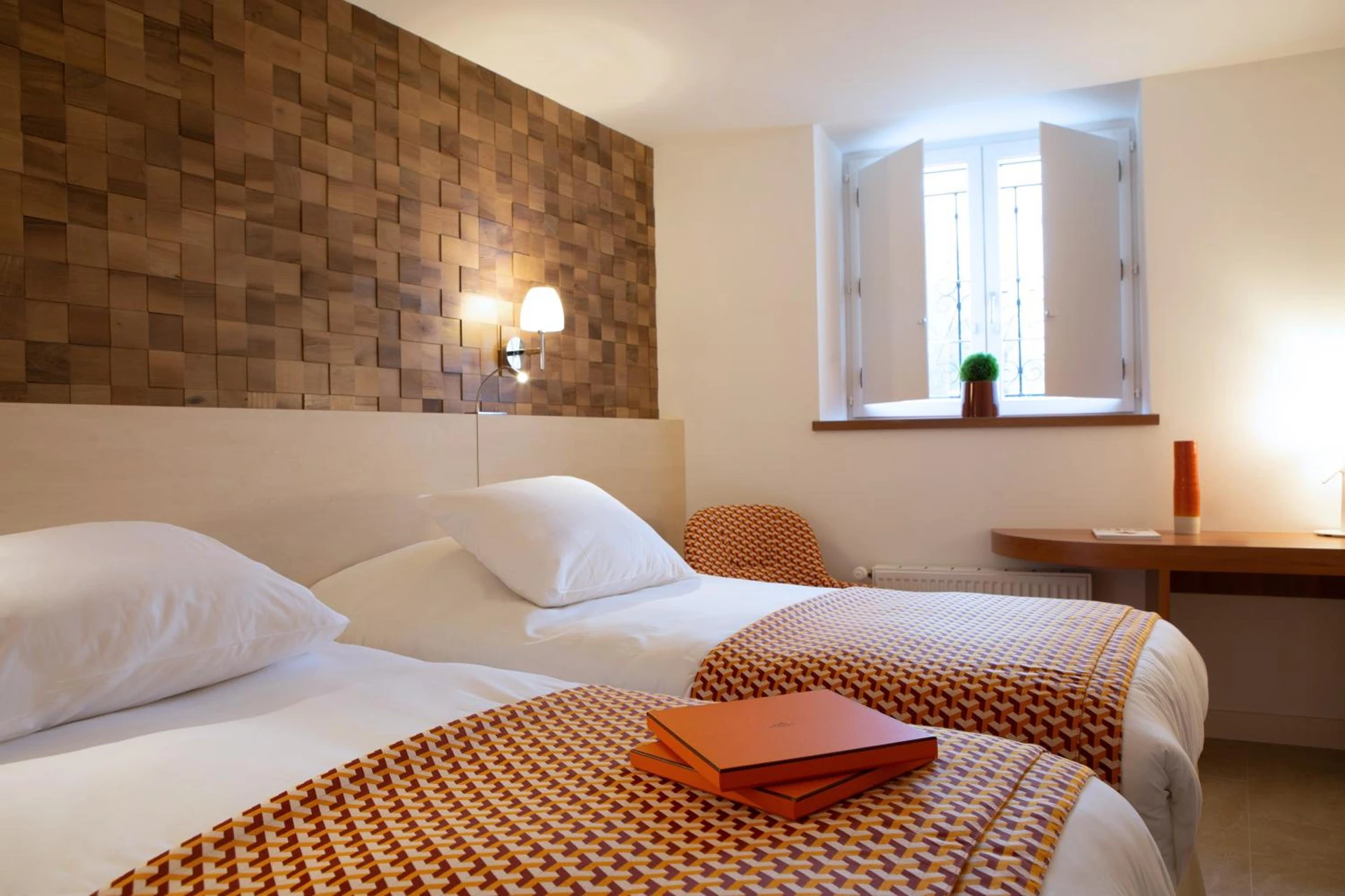 Magnifique chambre pour un séminaire d'entreprise à Hotel Le Clos De La Vouge - Vougeot