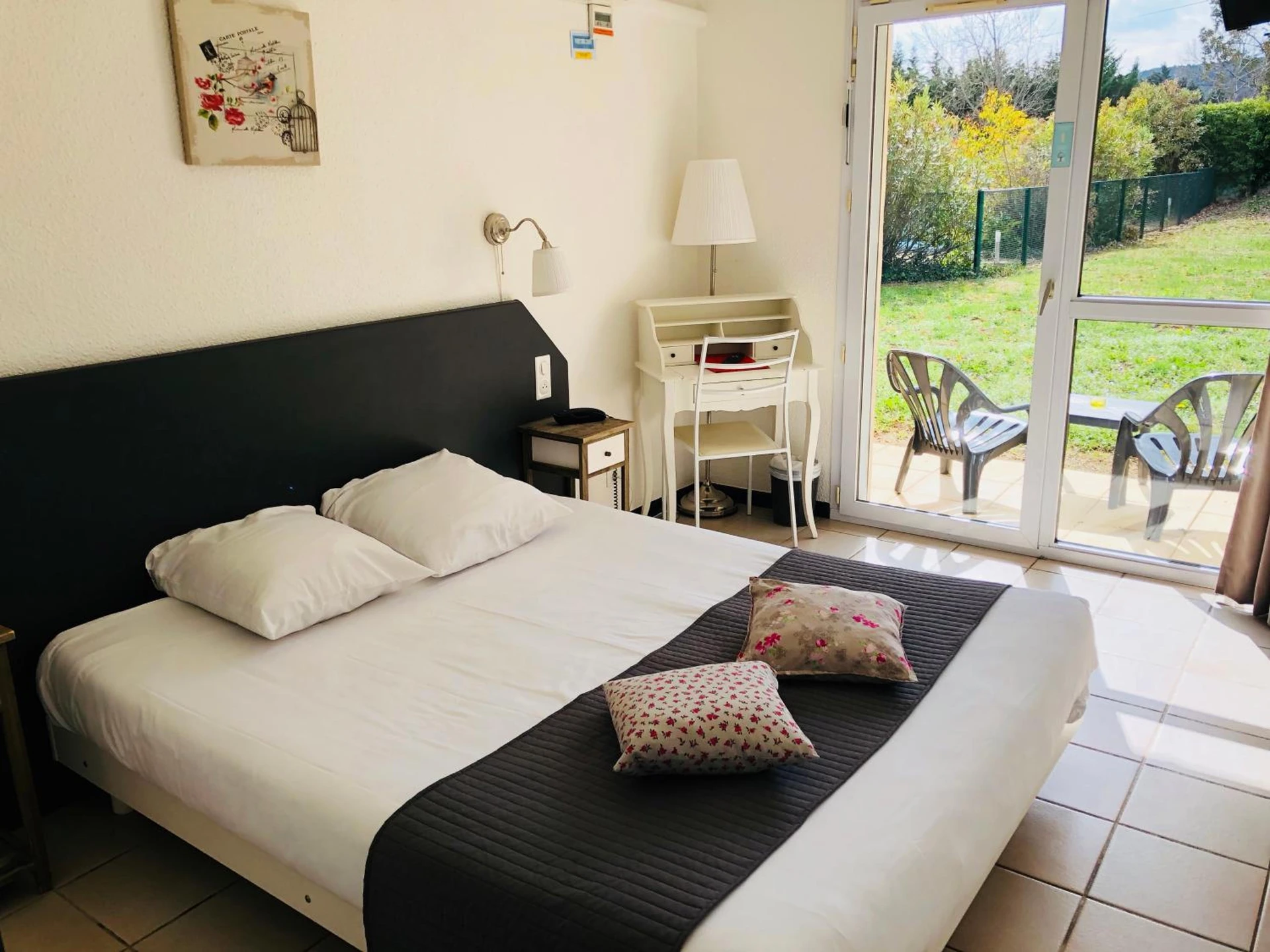 Chambre disponible pour un séminaire d'entreprise à Le Clos des Bruyères - Vallon-Pont-dʼArc