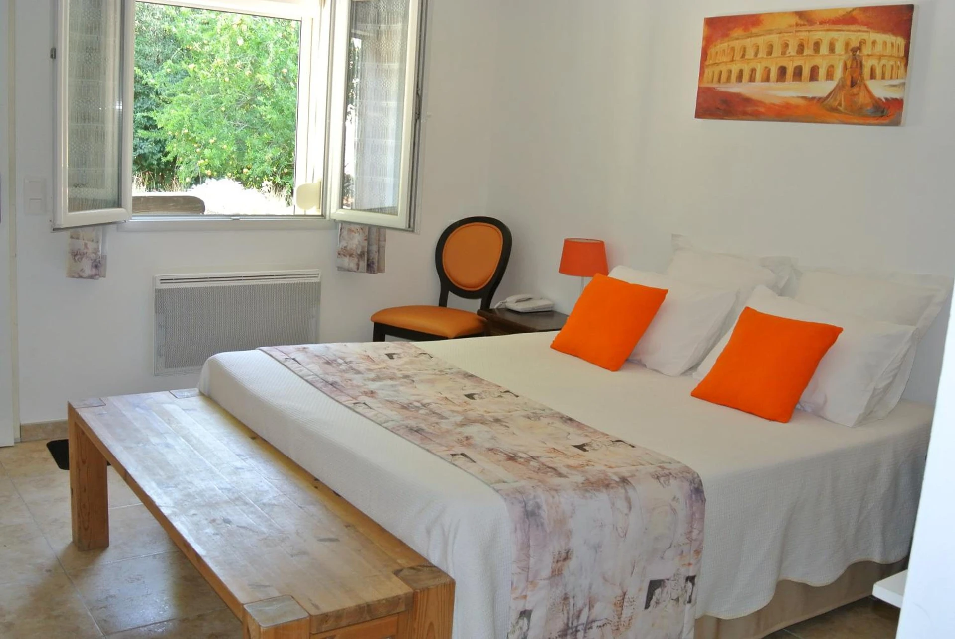 Organiser un séminaire d'entreprise : Logis Hôtel Restaurant Le Clos des Capitelles à uchaud