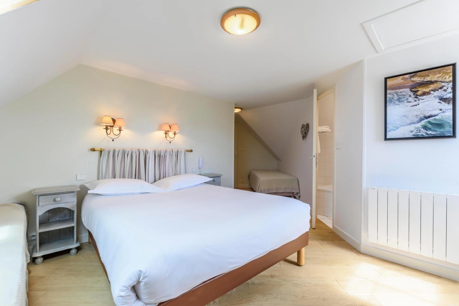 Chambre disponible pour un séminaire d'entreprise à Hotel Le Clos Fleuri - Le Palais