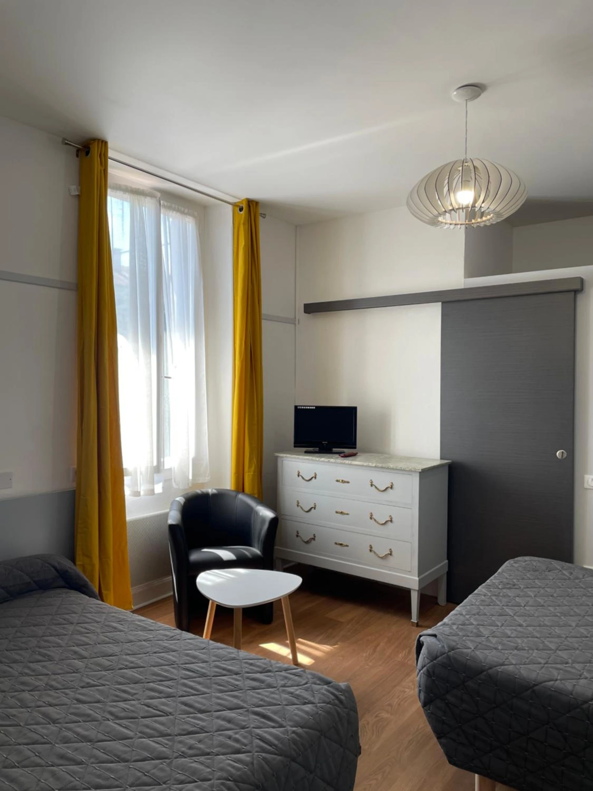 Salle de séminaire à Hôtel du Clos Fleuri - Organiser un événement professionnel à Lourdes