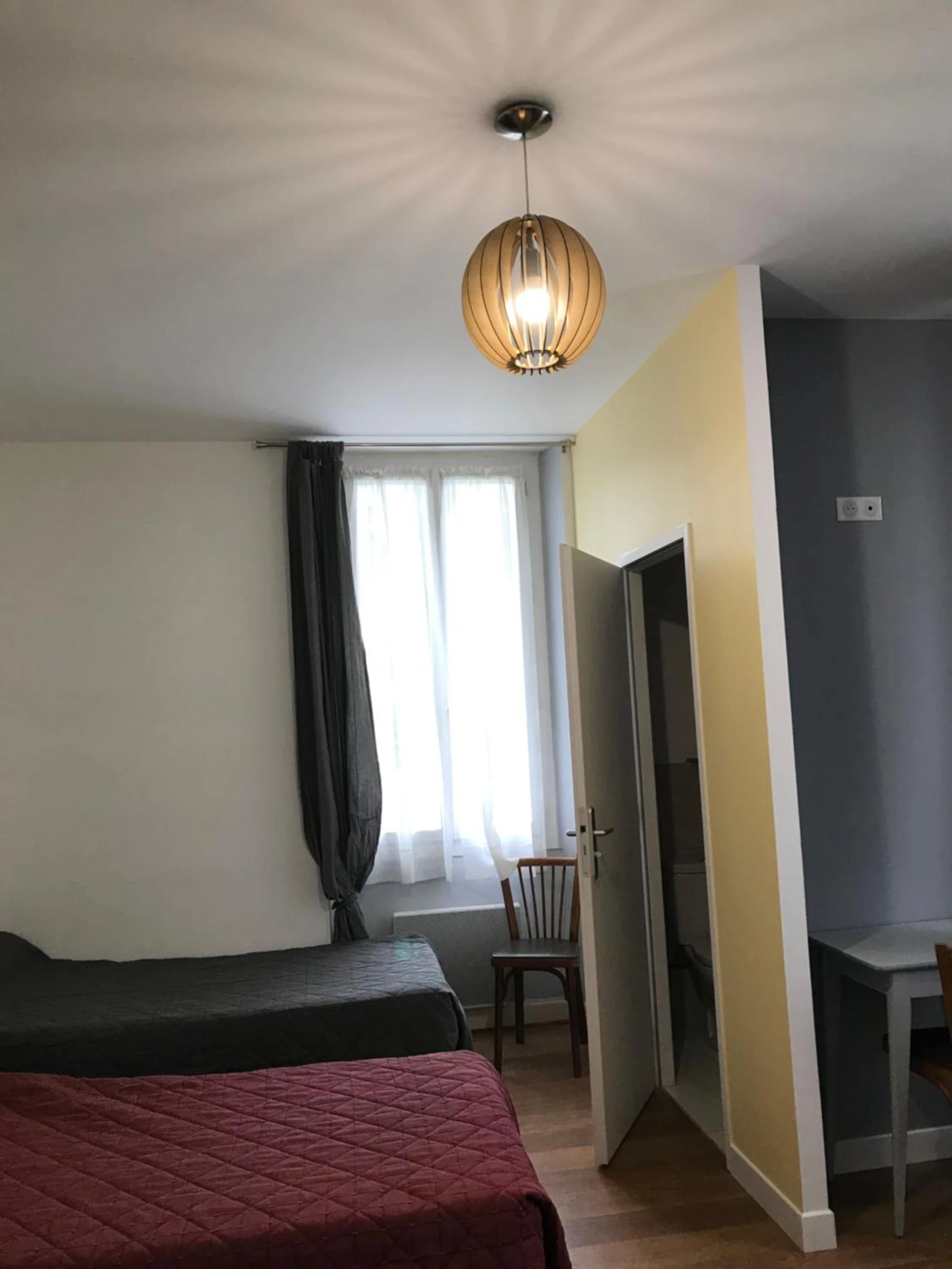 Chambre disponible pour un séminaire d'entreprise à Hôtel du Clos Fleuri - Lourdes