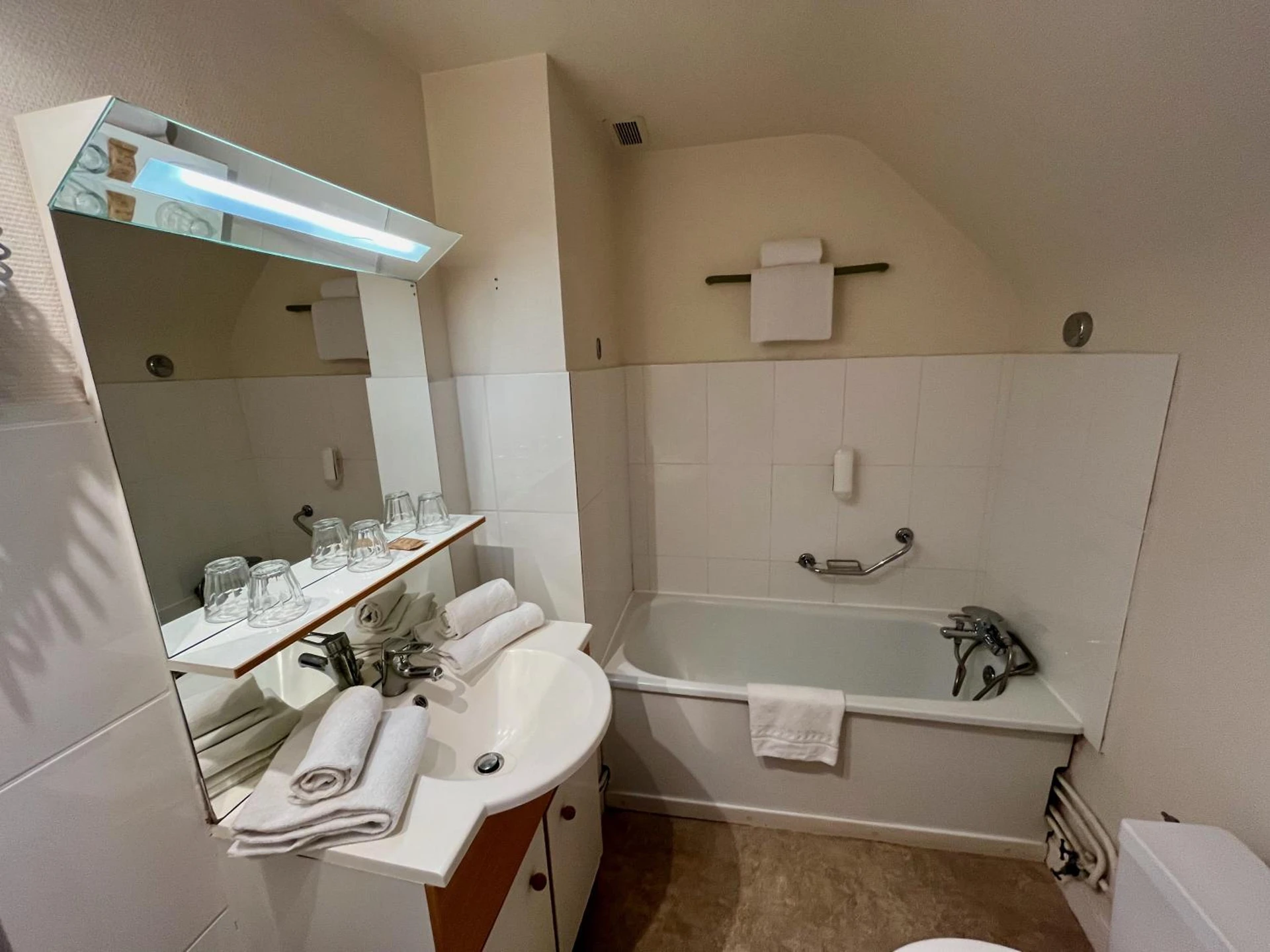 Organiser un séminaire d'entreprise : Hotel Restaurant Le Clos à besse-et-saint-anastaise