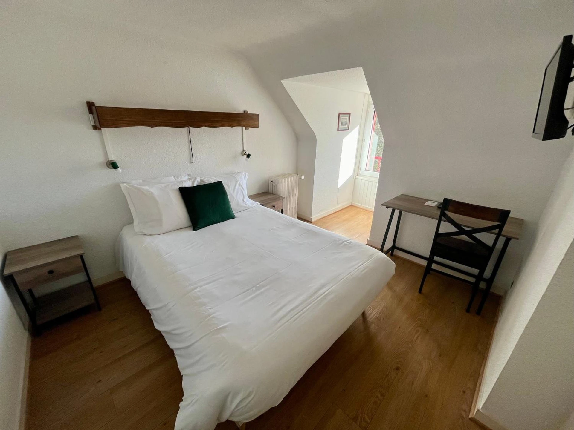 Chambre disponible pour un séminaire d'entreprise à Hotel Restaurant Le Clos - Besse-et-Saint-Anastaise