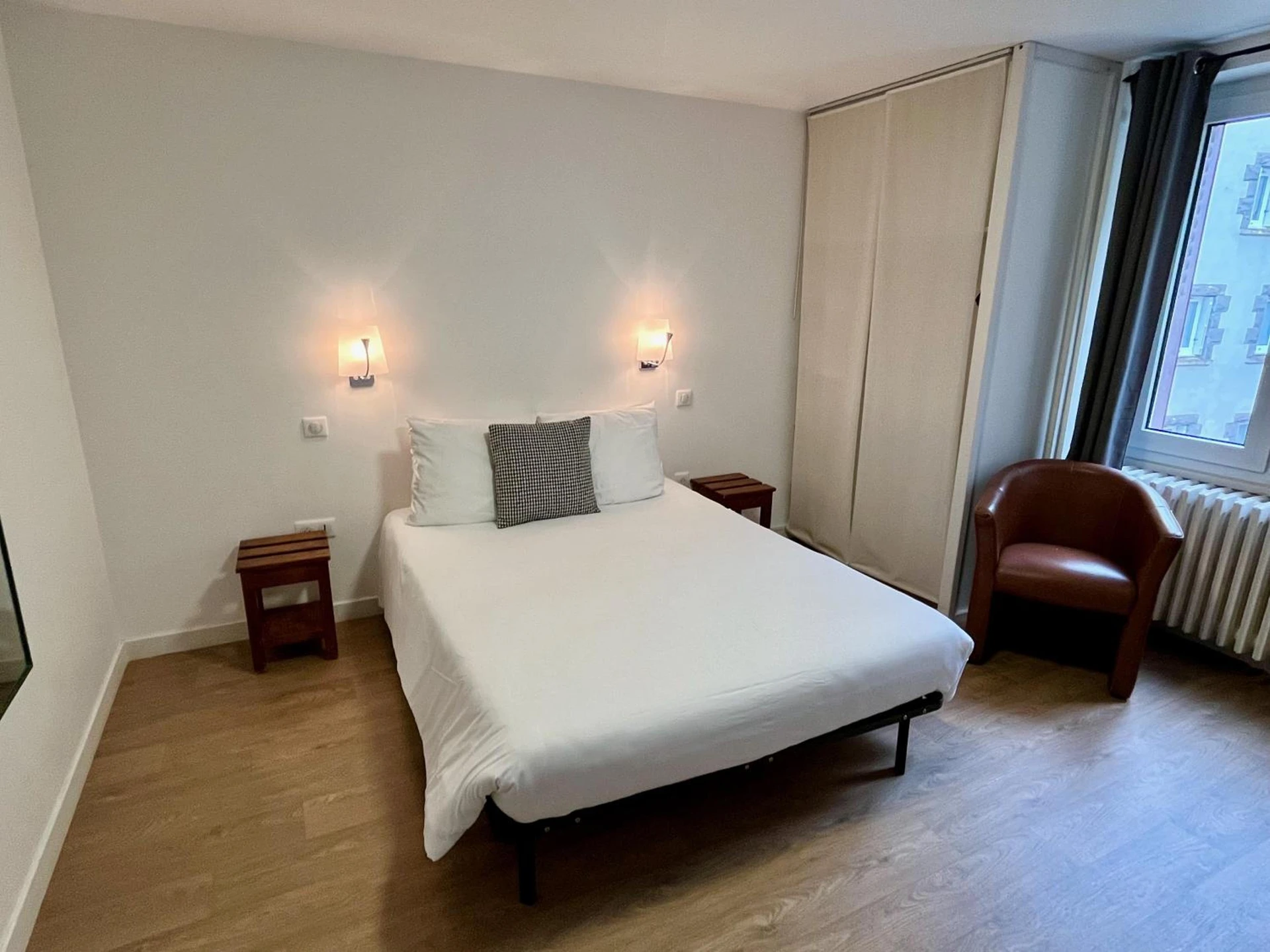 Magnifique chambre pour un séminaire d'entreprise à Hotel Restaurant Le Clos - Besse-et-Saint-Anastaise