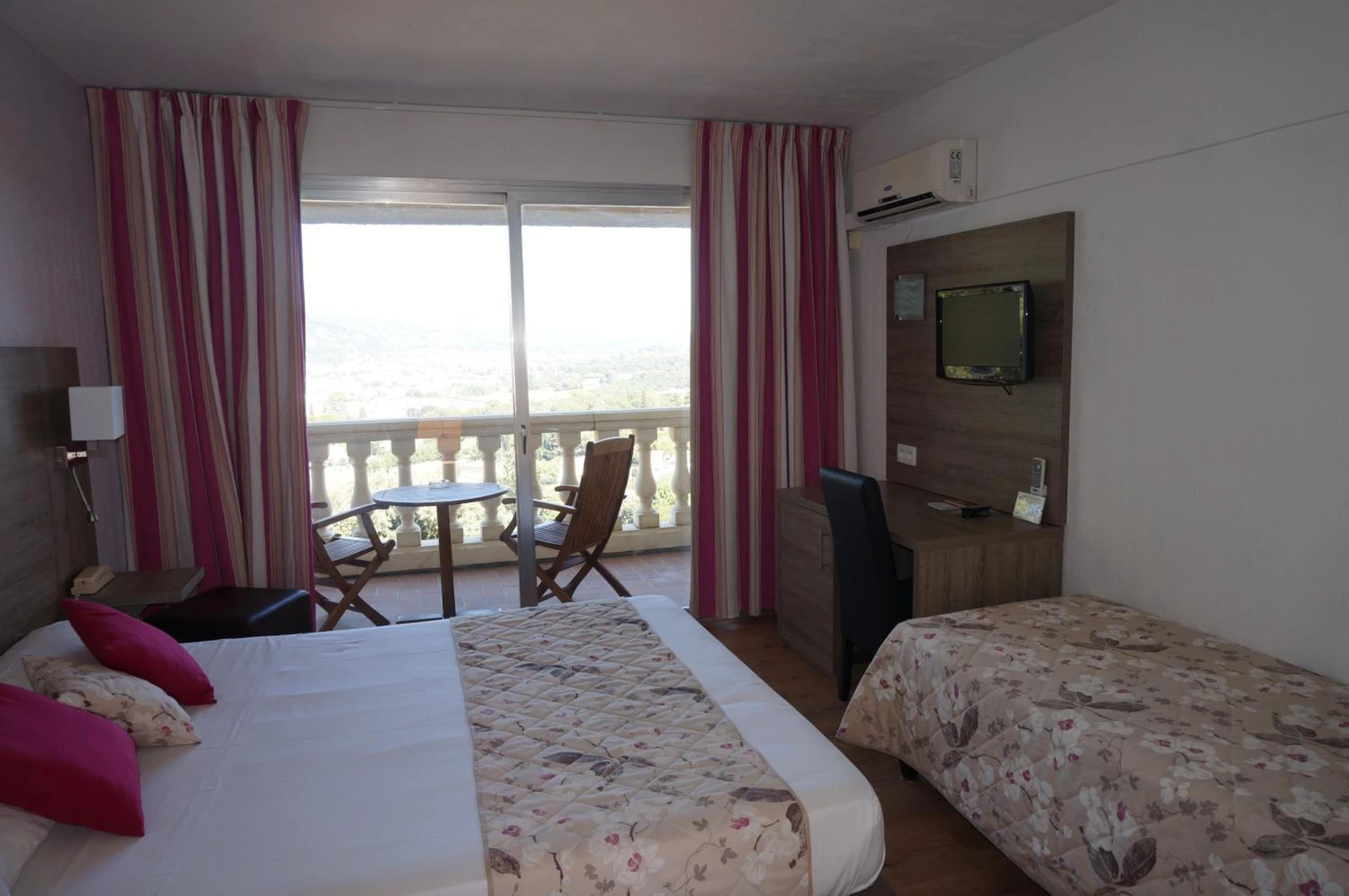 Organiser un séminaire d'entreprise : Logis Hotel Le Col De L'ange à draguignan