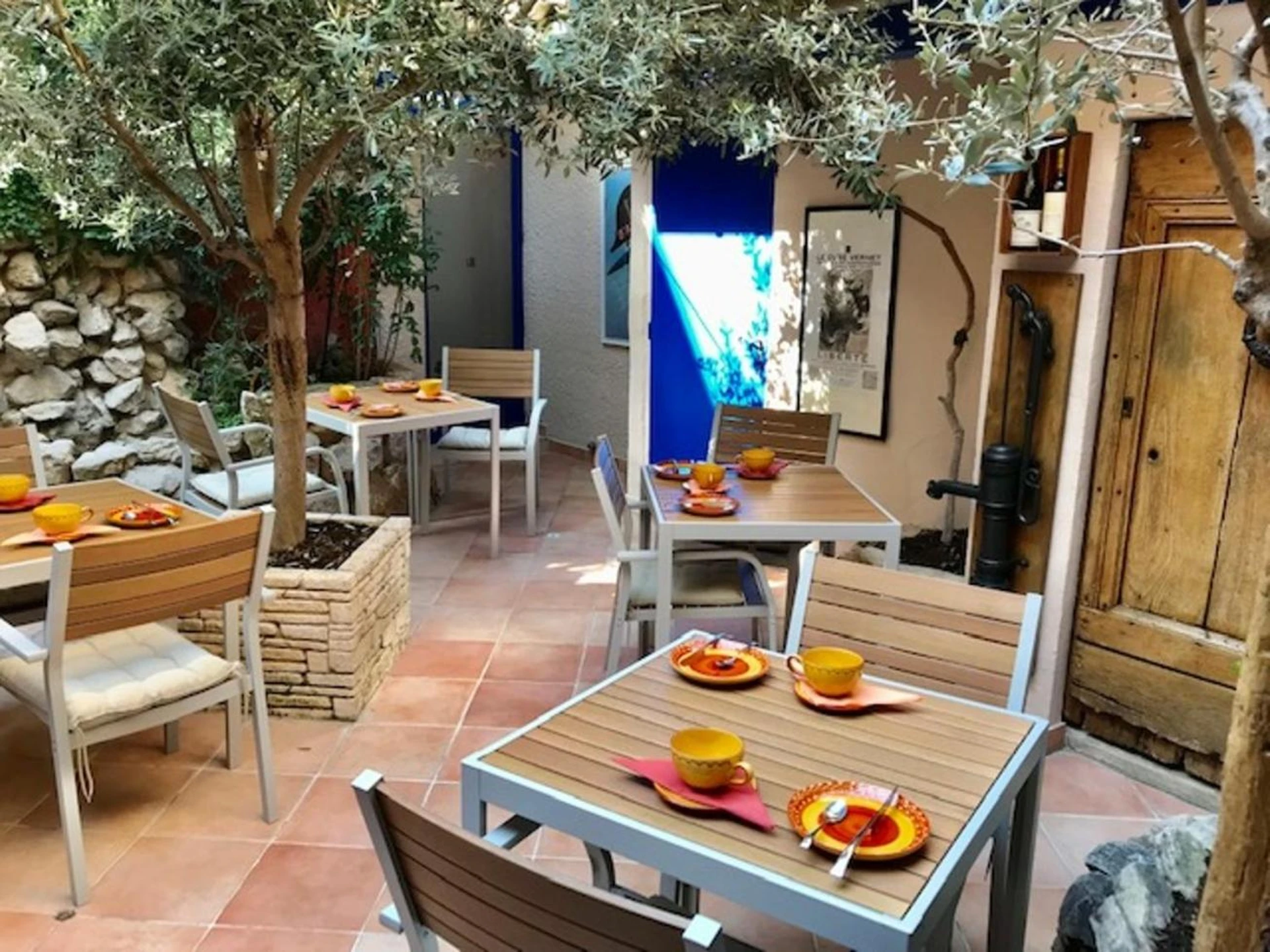 Chambre à Hôtel Le Colbert - Organiser un séminaire d'entreprise à Avignon