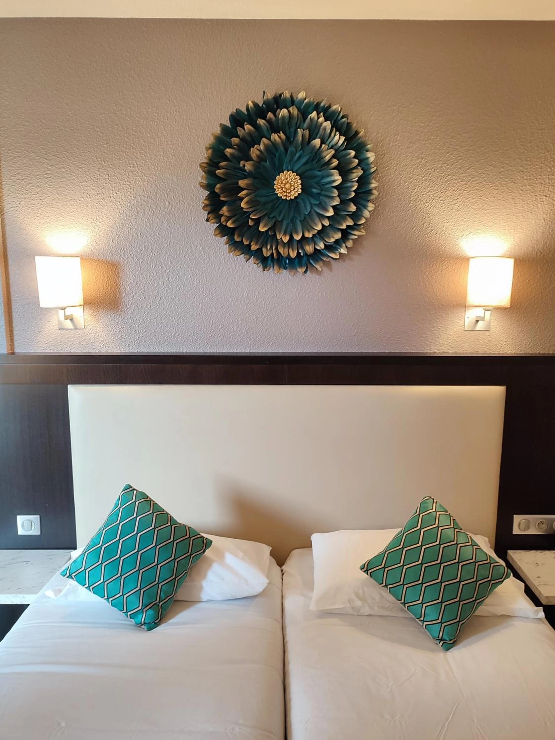 Chambre disponible pour un séminaire d'entreprise à Hôtel Le Collier - Antibes