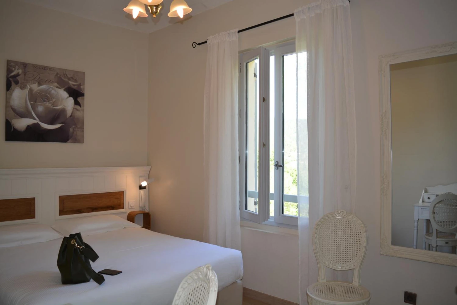 Chambre disponible pour un séminaire d'entreprise à Hôtel Le Colombier - Moustiers-Sainte-Marie