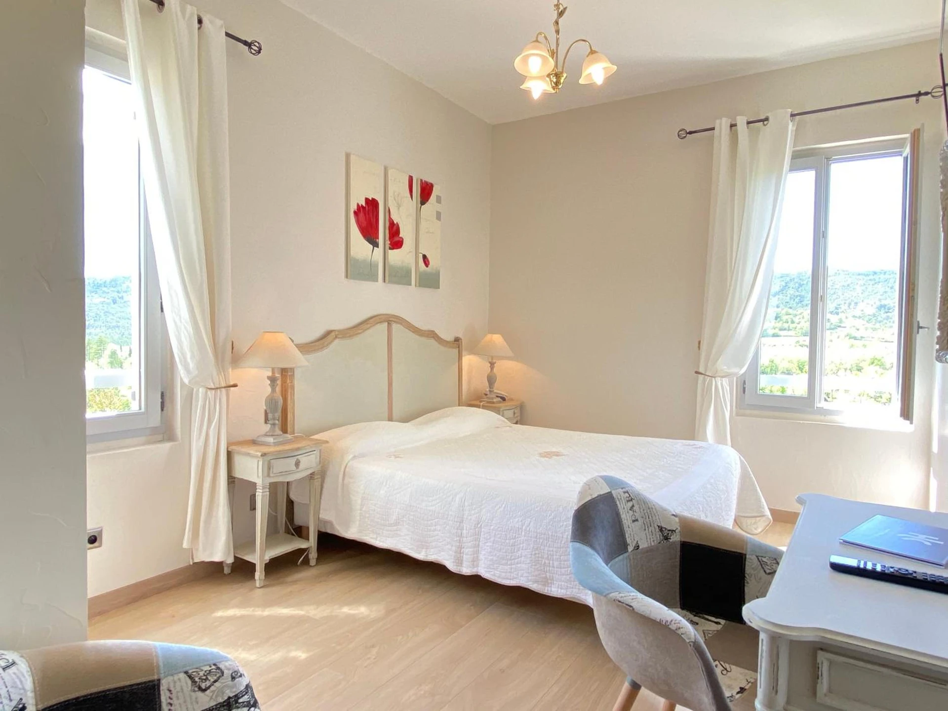 Chambre disponible pour un séminaire d'entreprise à Hôtel Le Colombier - Moustiers-Sainte-Marie