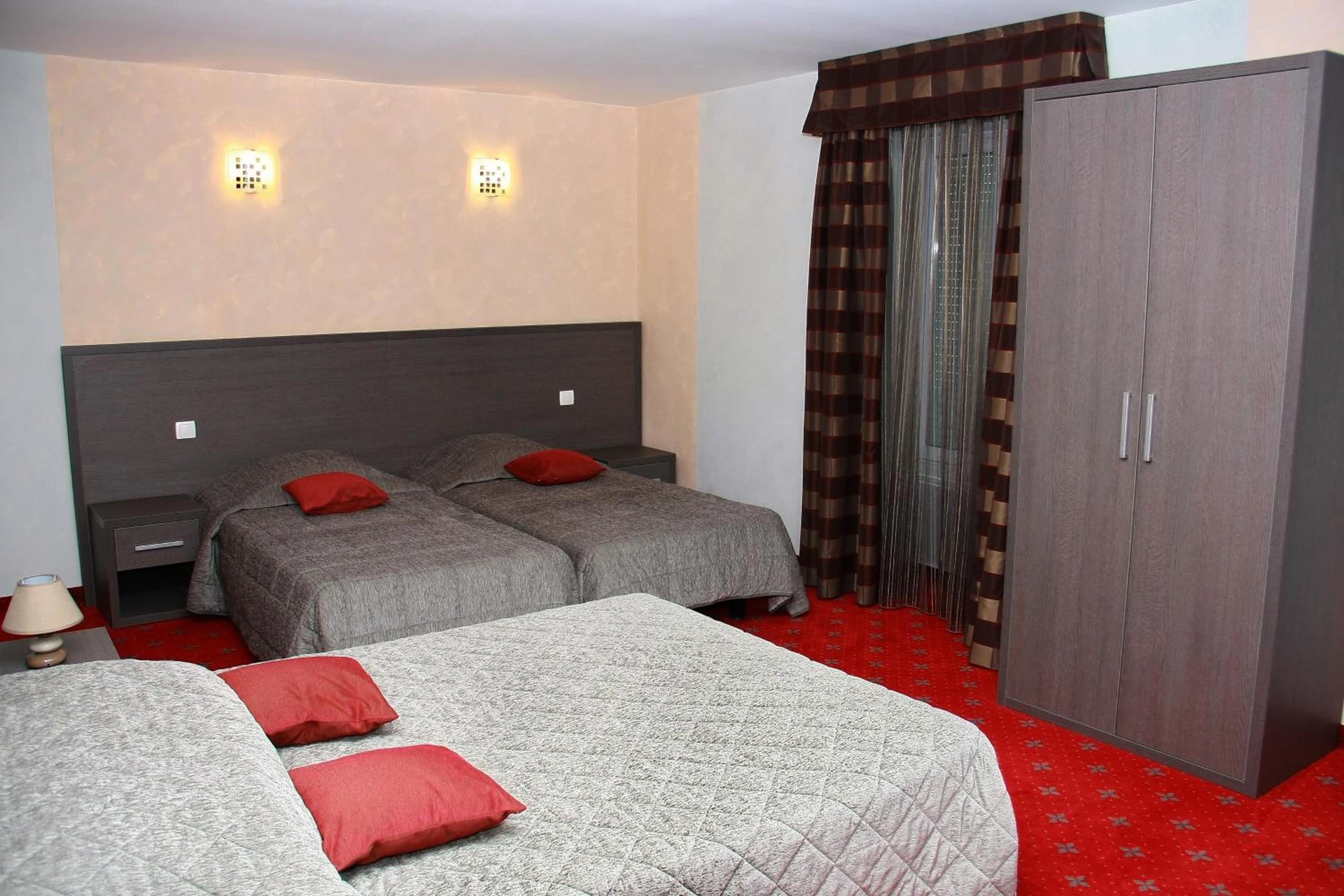 Chambre disponible pour un séminaire d'entreprise à Hôtel Le Commerce - Modane