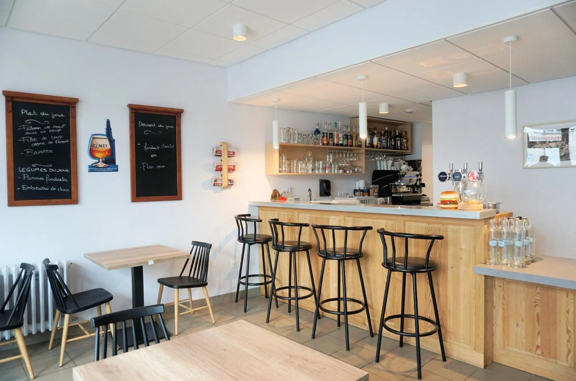 Organiser un séminaire d'entreprise : Logis Hôtel Le Confluent à pontaumur