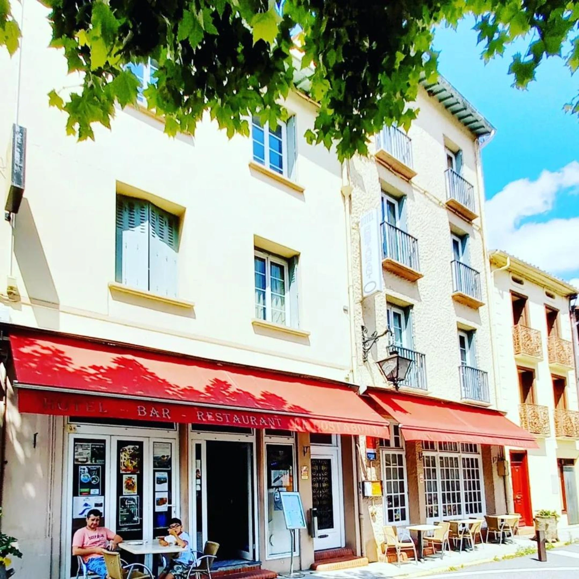 Organiser un séminaire d'entreprise : Hotel Restaurant Le Costabonne à prats-de-mollo-la-preste