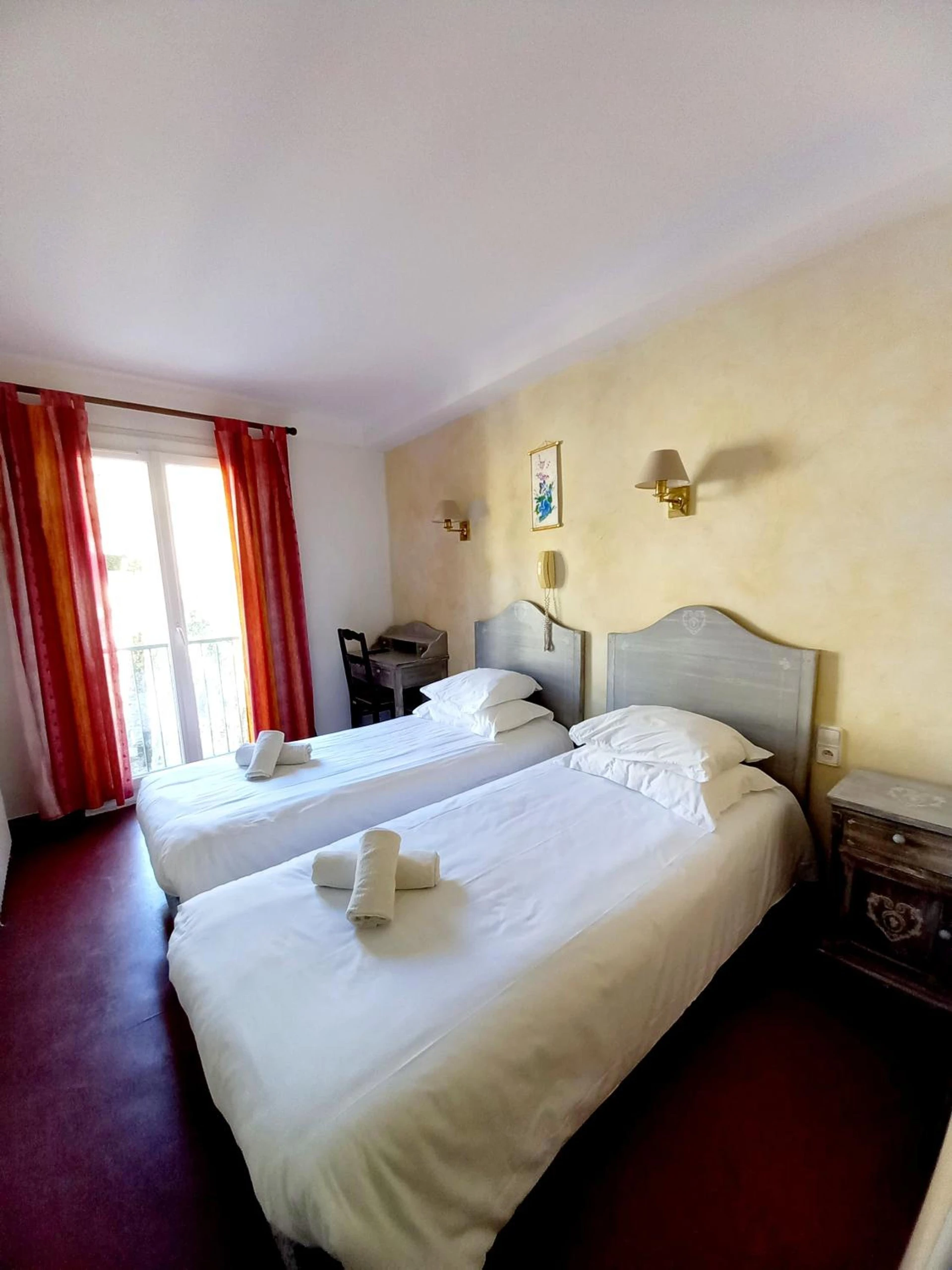 Organiser un séminaire d'entreprise : Hotel Restaurant Le Costabonne à prats-de-mollo-la-preste