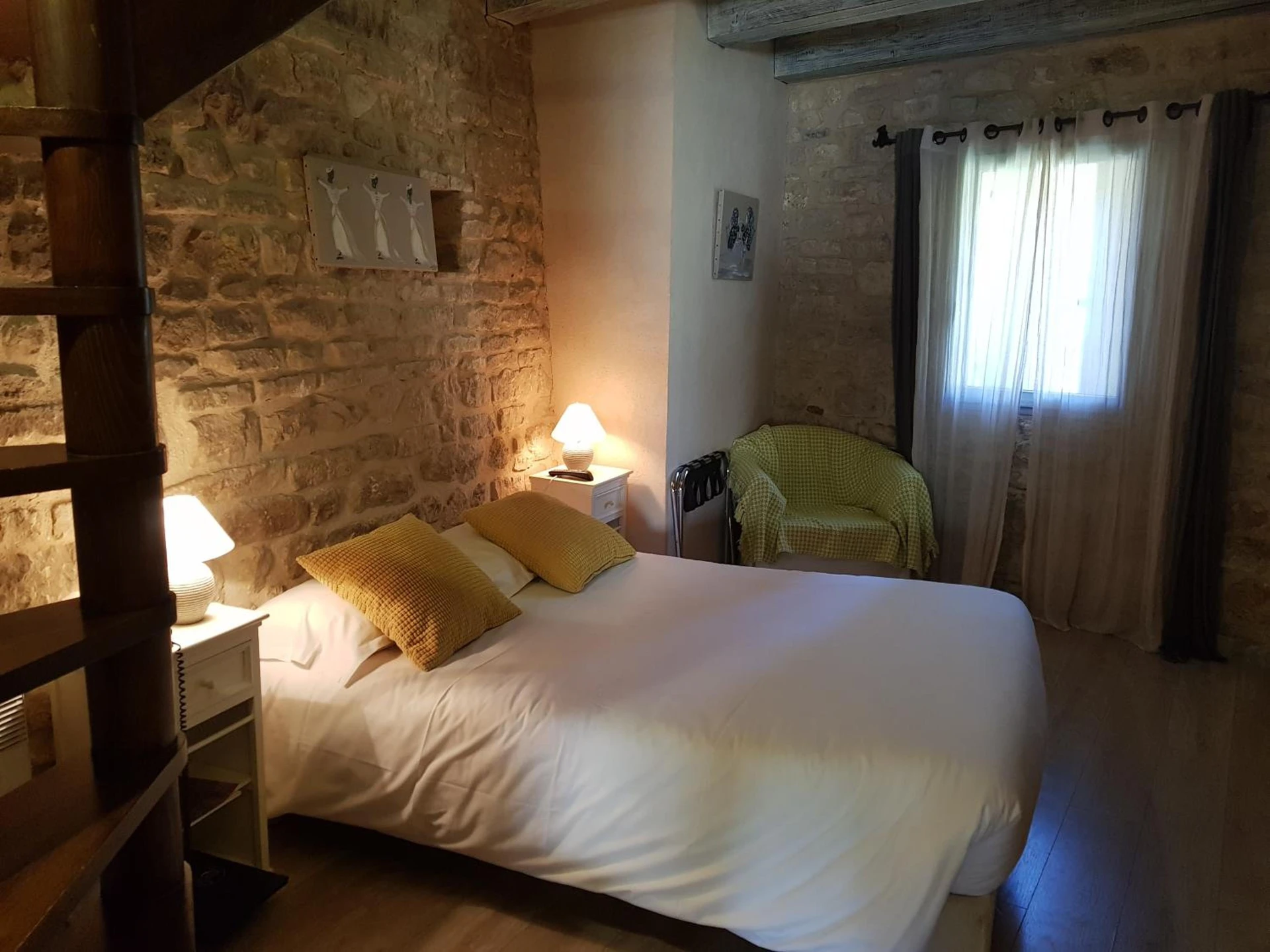 Chambre disponible pour un séminaire d'entreprise à Le Crillon - Murs