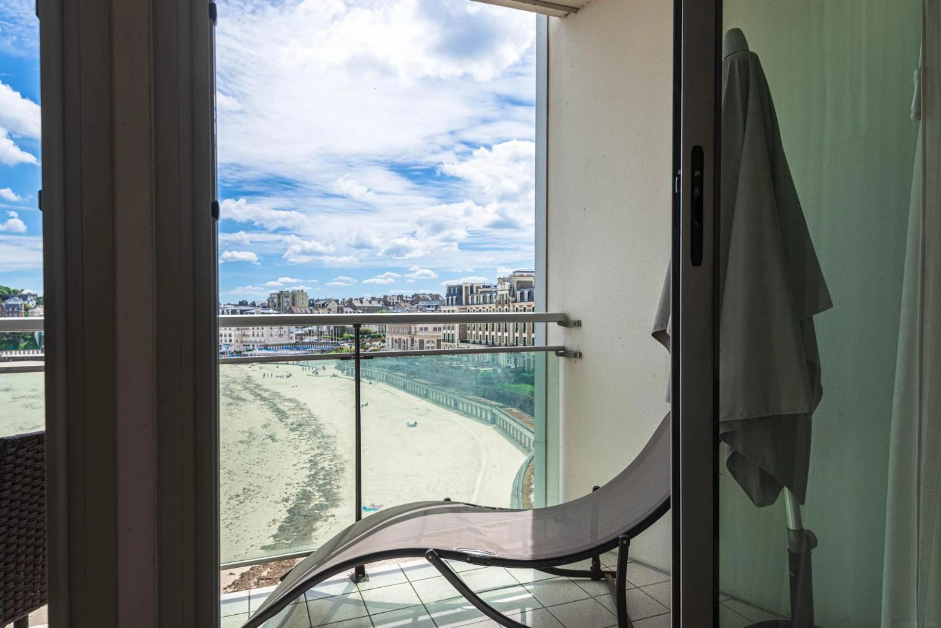 Organiser un séminaire d'entreprise : Le Crystal Dinard Plage à dinard
