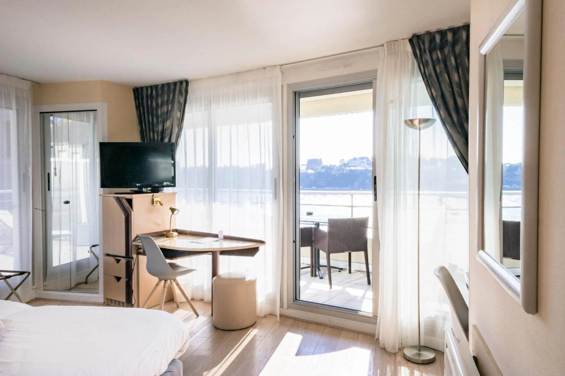 Organiser un séminaire d'entreprise : Le Crystal Dinard Plage à dinard