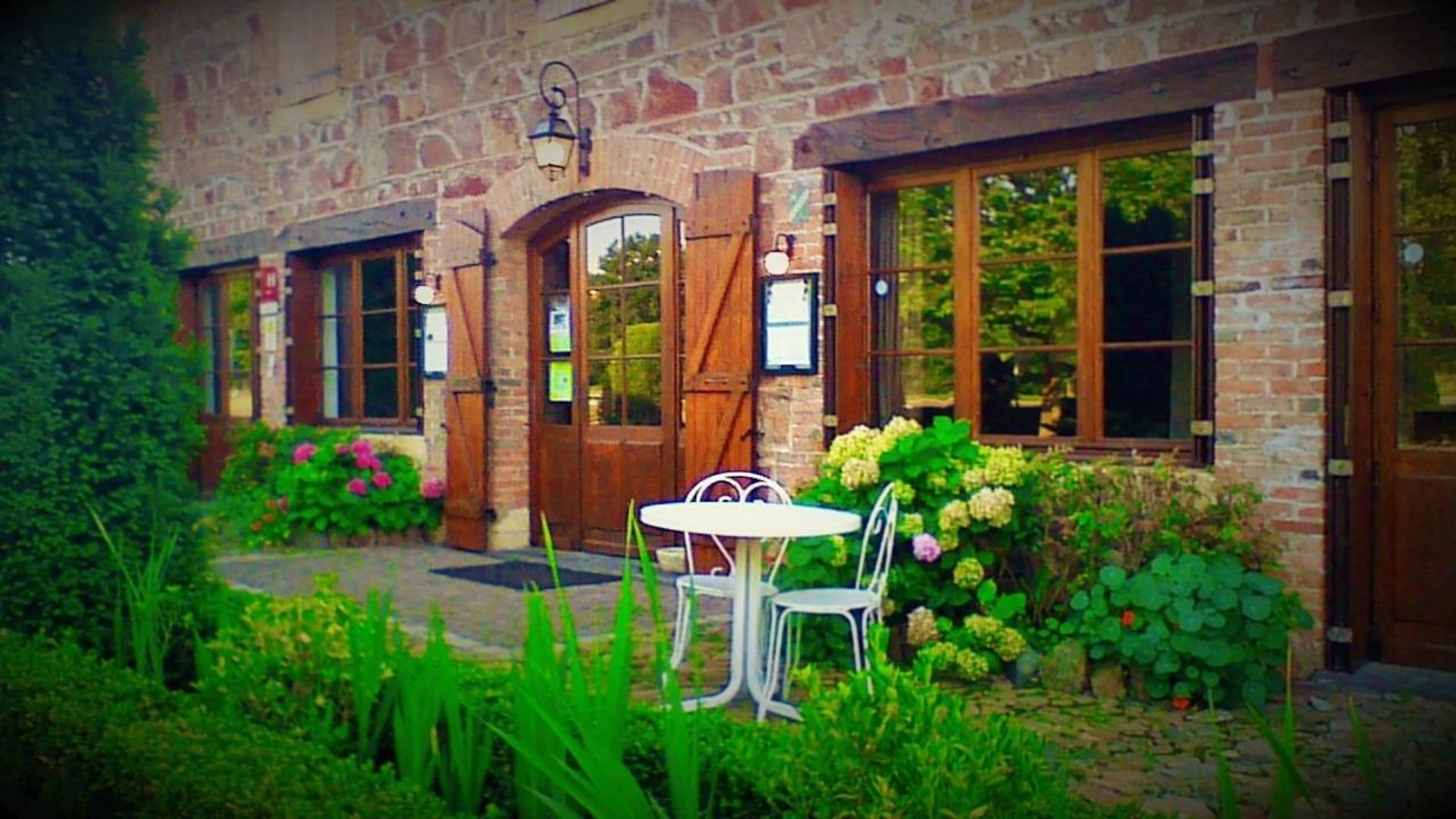 Organiser un séminaire d'entreprise : LOGIS Hôtel LE DAHU à parigny