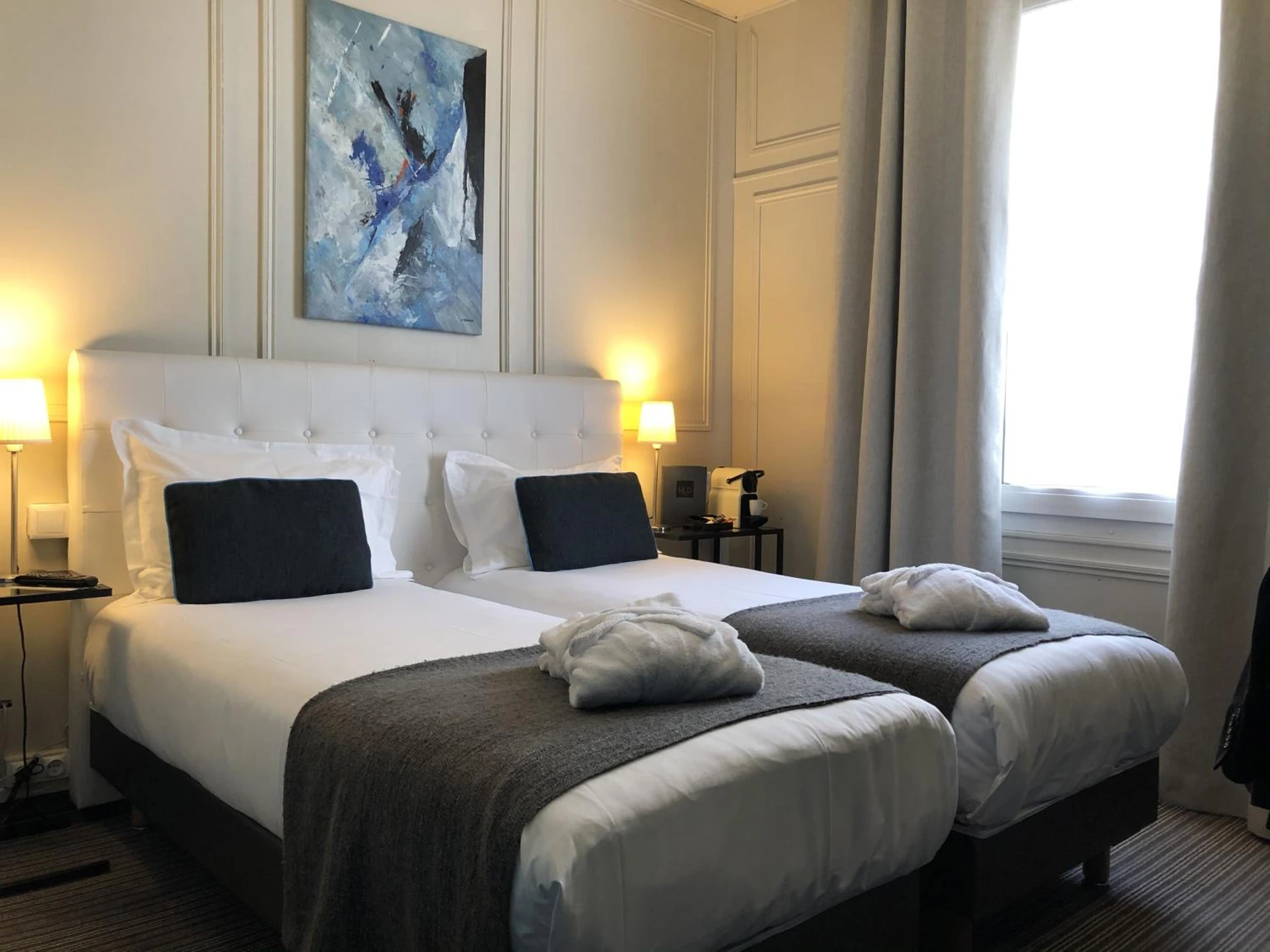 Chambre disponible pour un séminaire d'entreprise à Hotel Dauphin - Puteaux