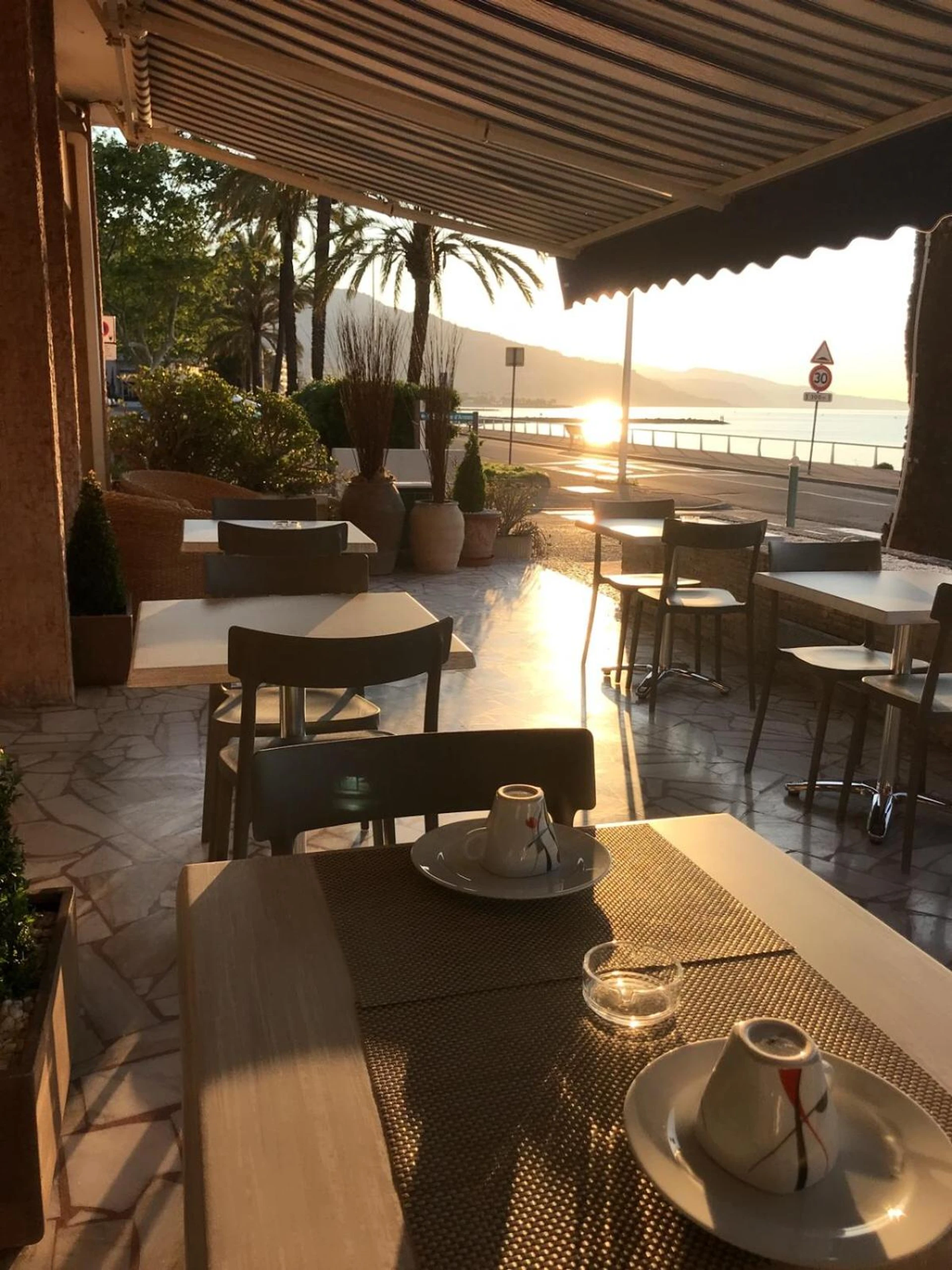 Chambre à Hôtel Le Dauphin - Organiser un séminaire d'entreprise à Menton