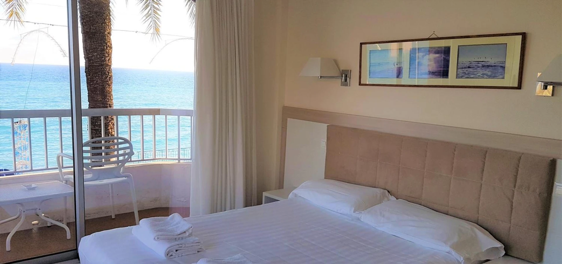 Chambre disponible pour un séminaire d'entreprise à Hôtel Le Dauphin - Menton