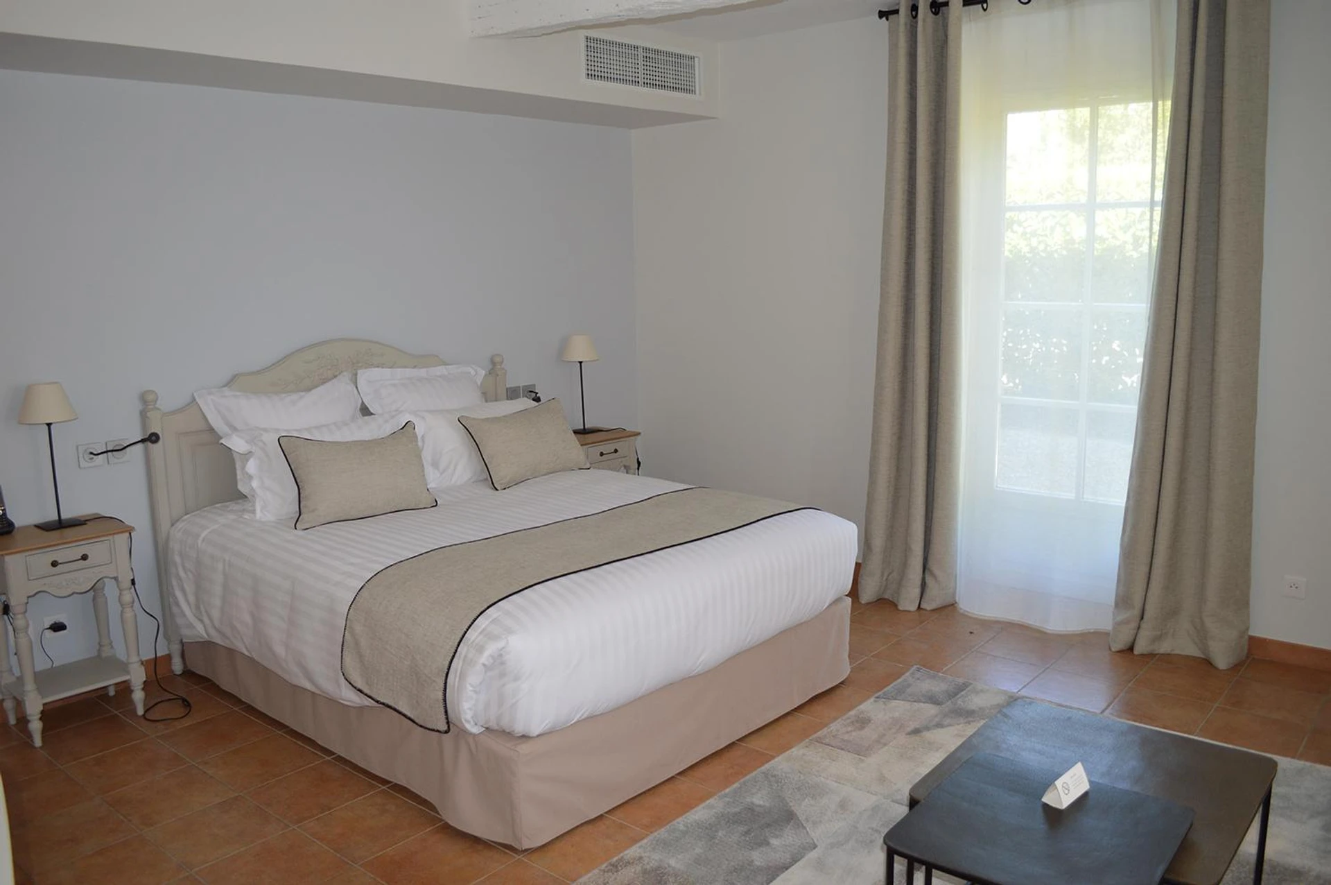 Chambre disponible pour un séminaire d'entreprise à Le Domaine d'Euphony - Monteux