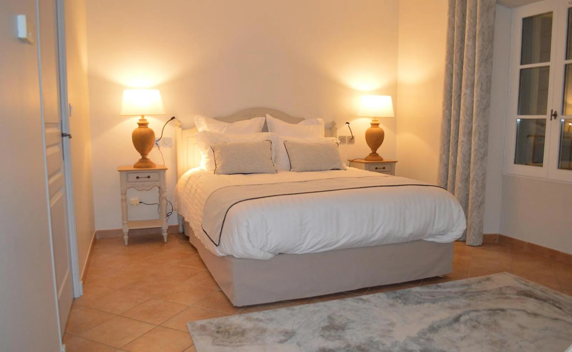 Chambre disponible pour un séminaire d'entreprise à Le Domaine d'Euphony - Monteux
